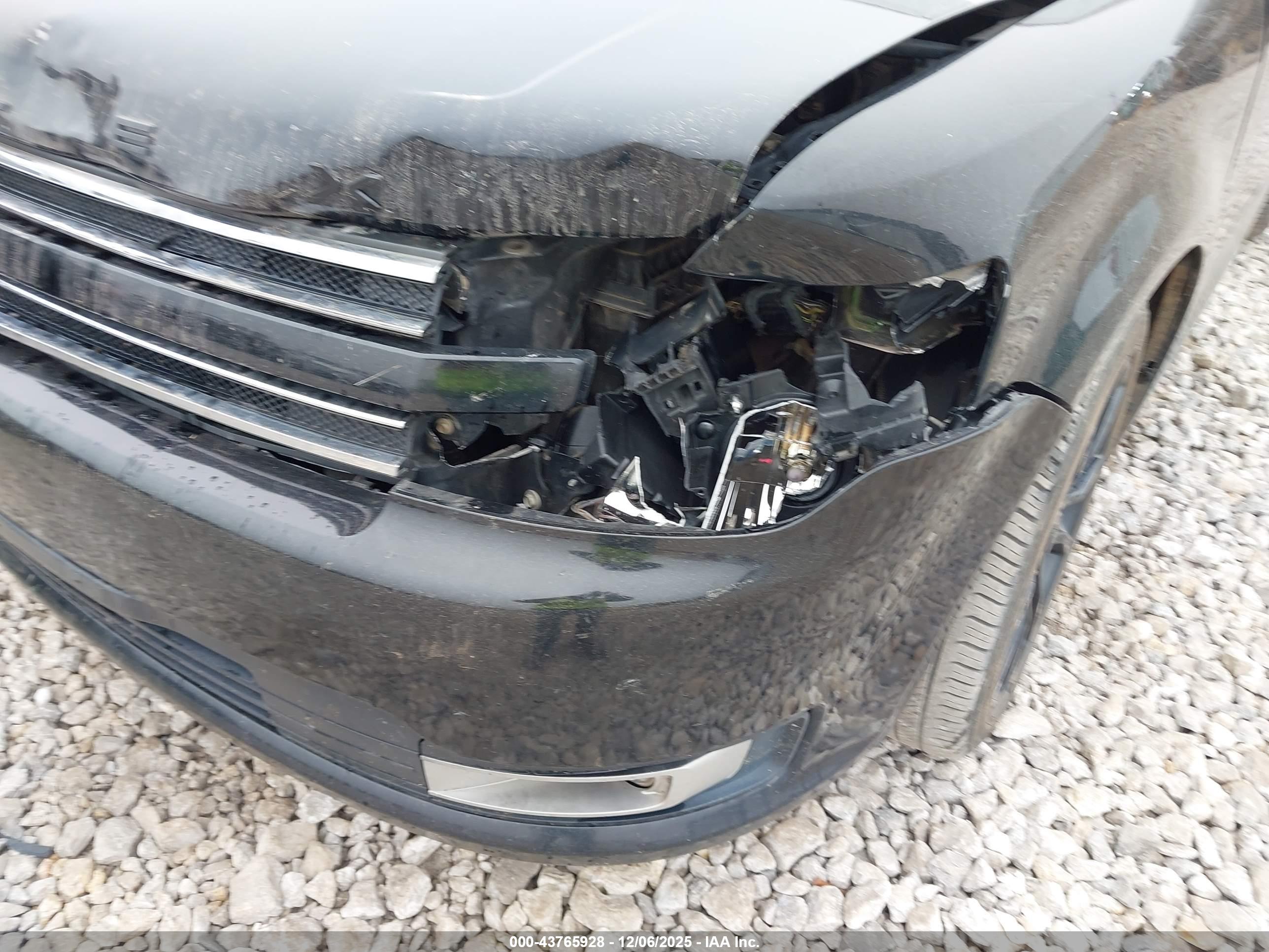 FORD FLEX image 6