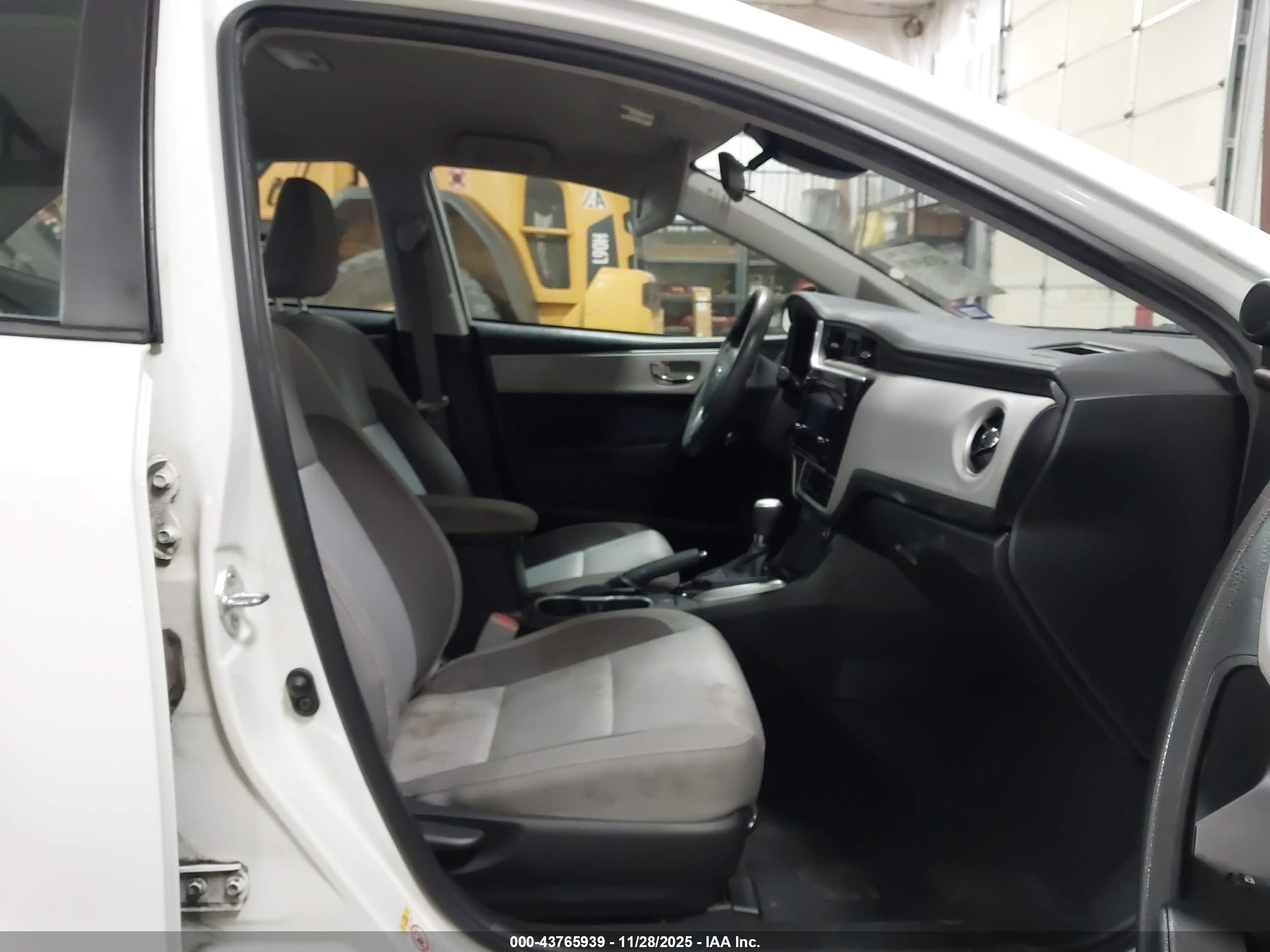 TOYOTA COROLLA image 5