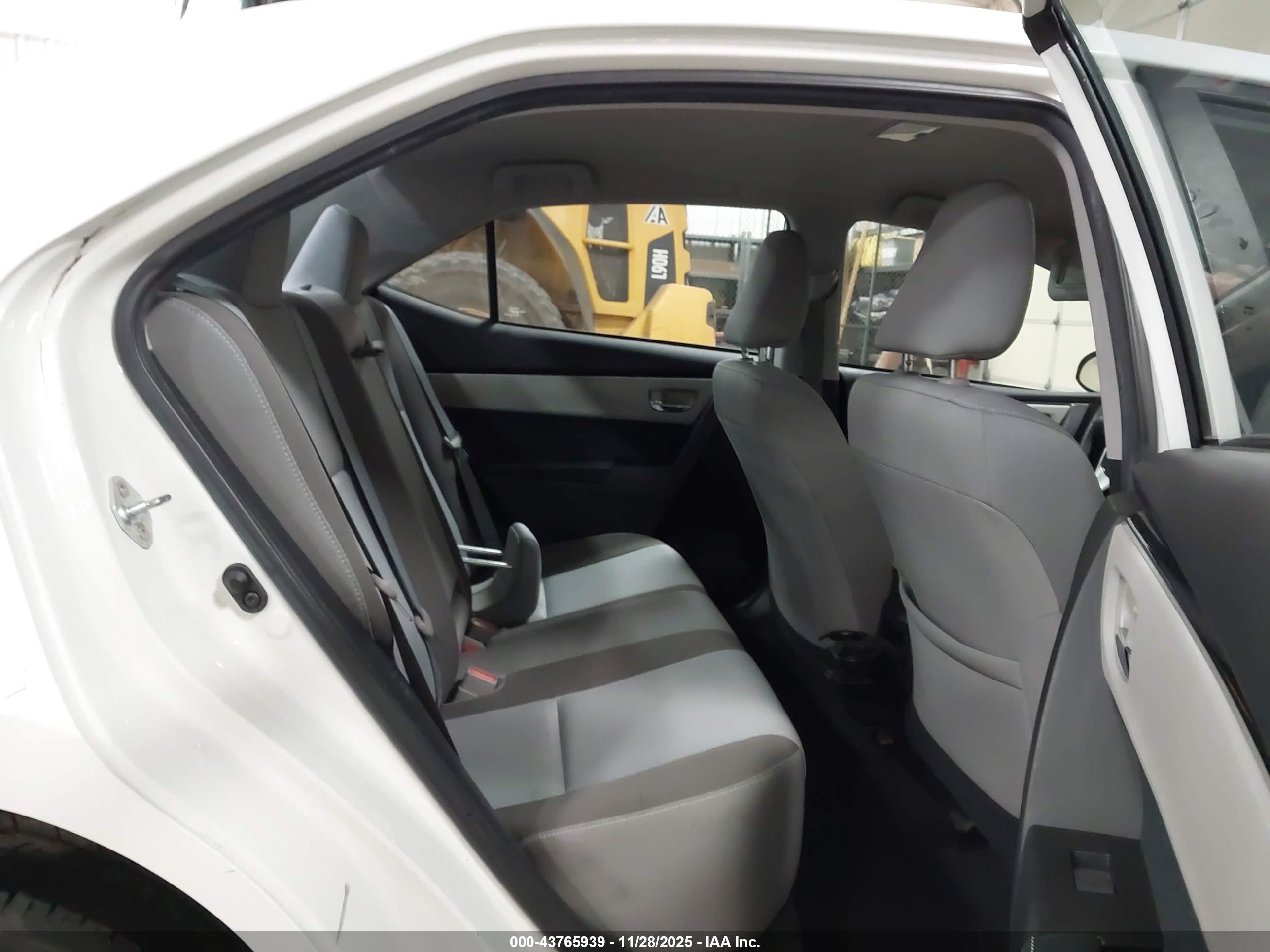 TOYOTA COROLLA image 8