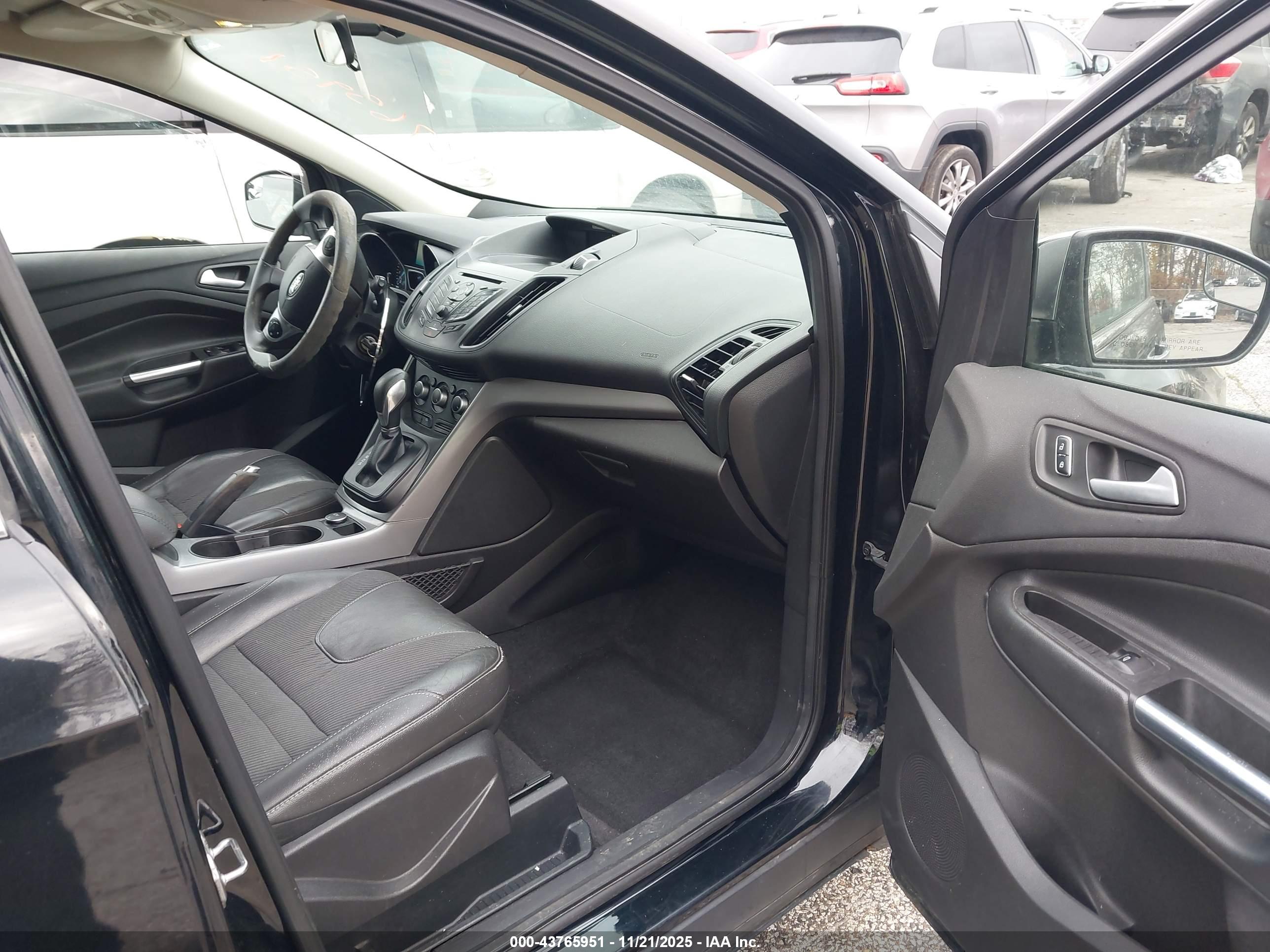 FORD ESCAPE image 5