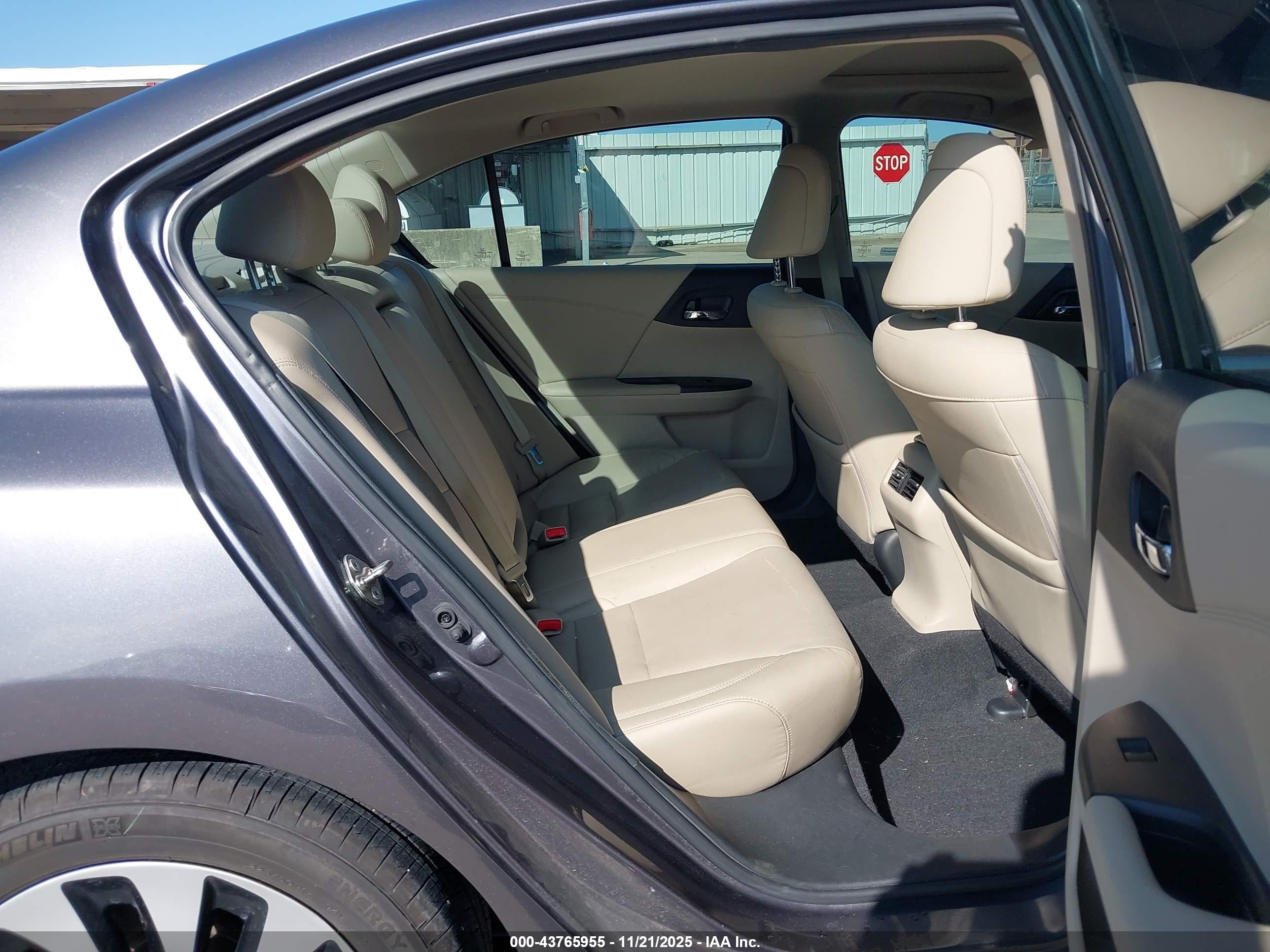 HONDA ACCORD image 8