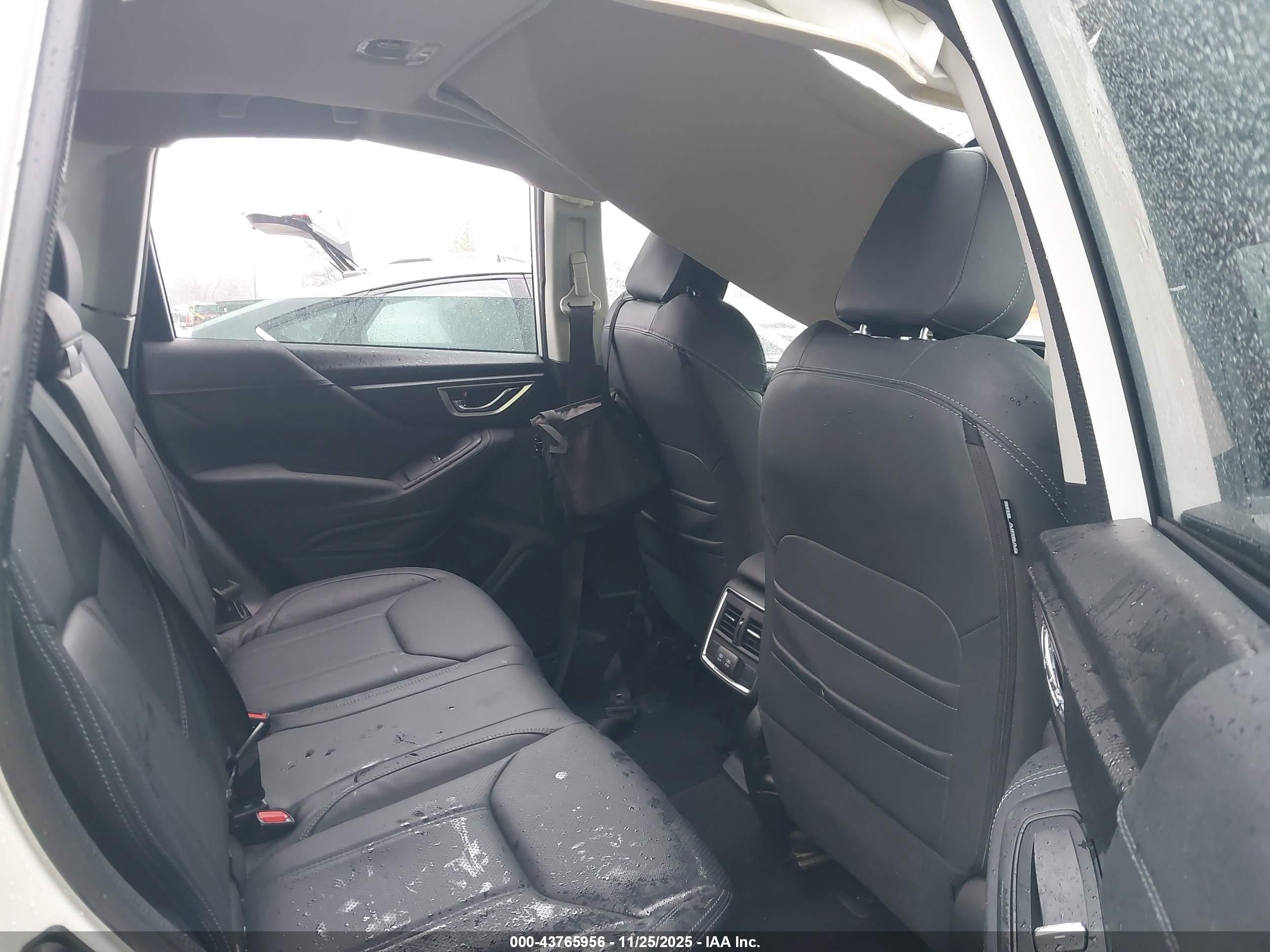 SUBARU FORESTER image 8