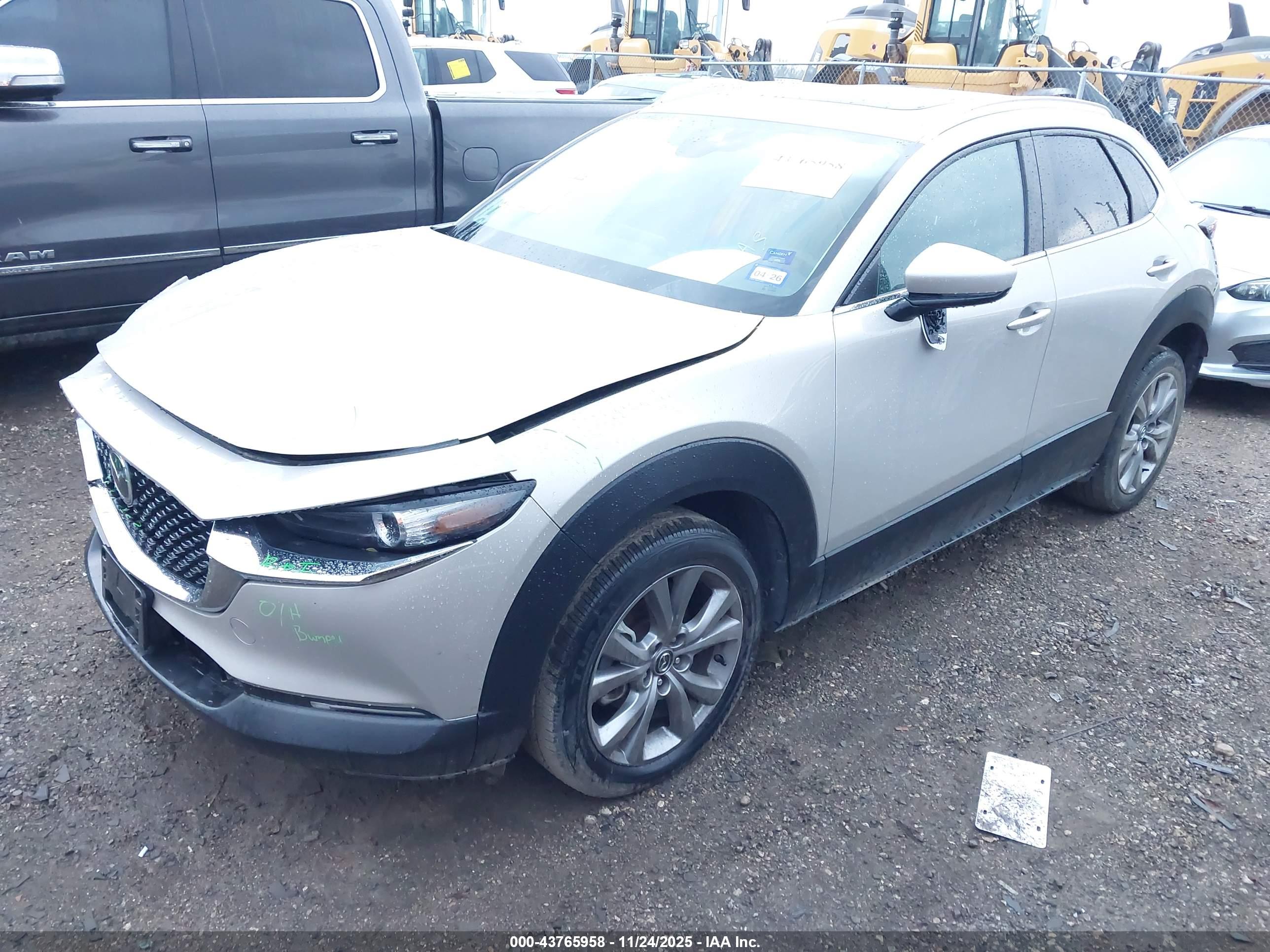 MAZDA CX-30 image 2