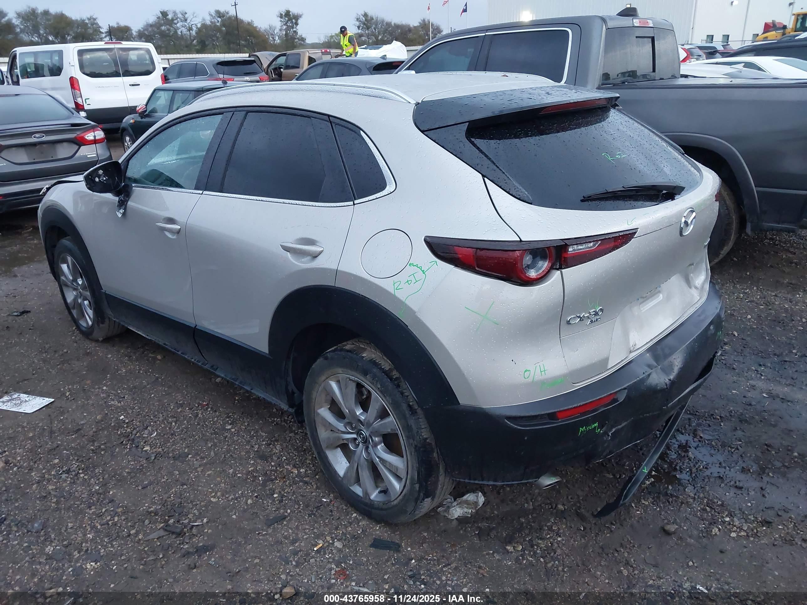 MAZDA CX-30 image 3