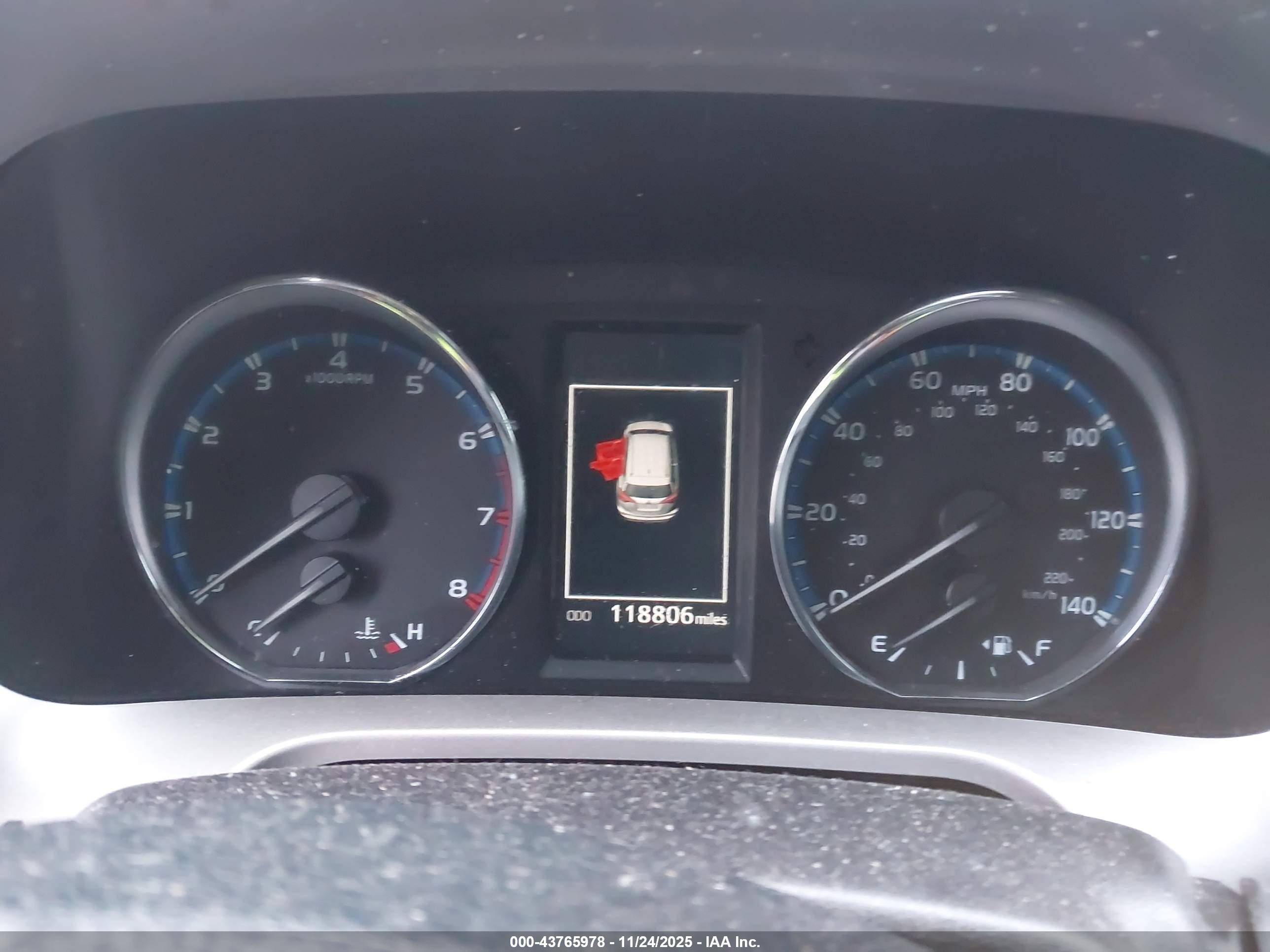 TOYOTA RAV4 image 7