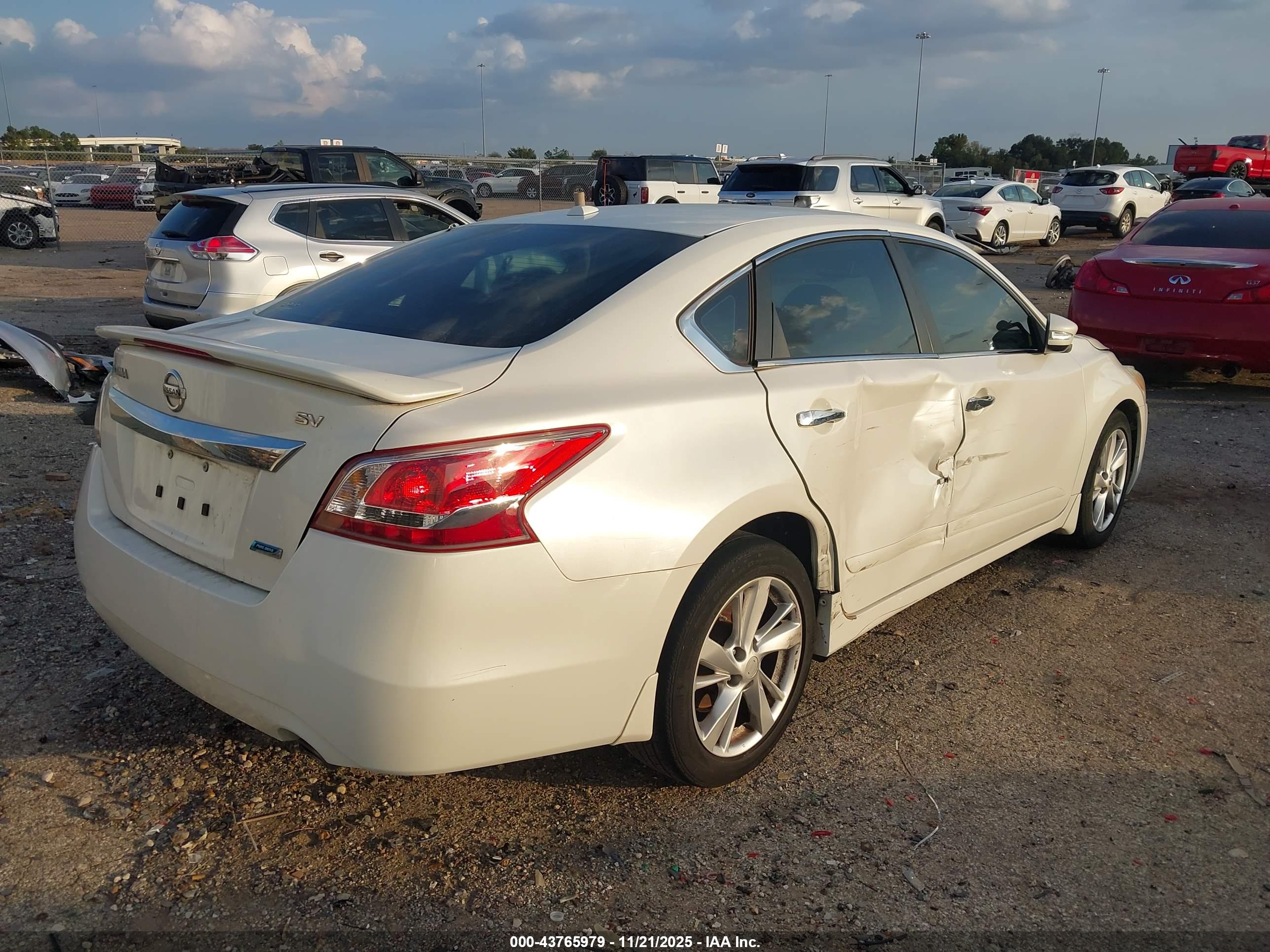 NISSAN ALTIMA image 4