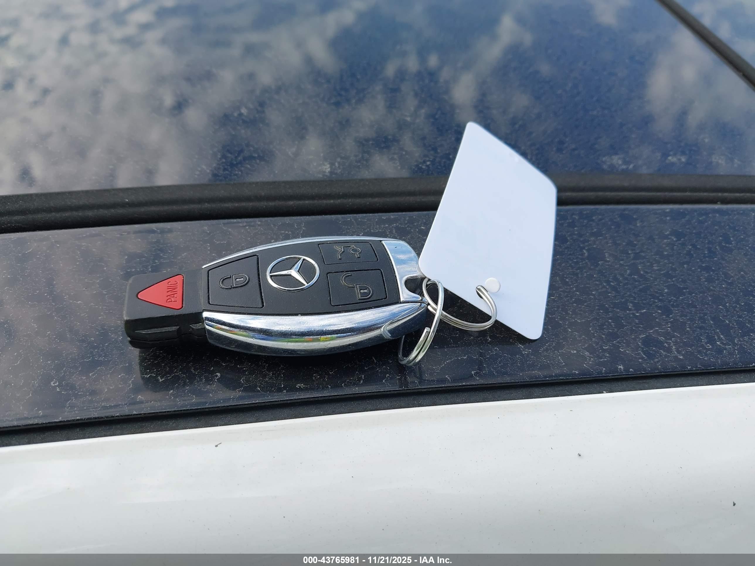 MERCEDES-BENZ E image 11