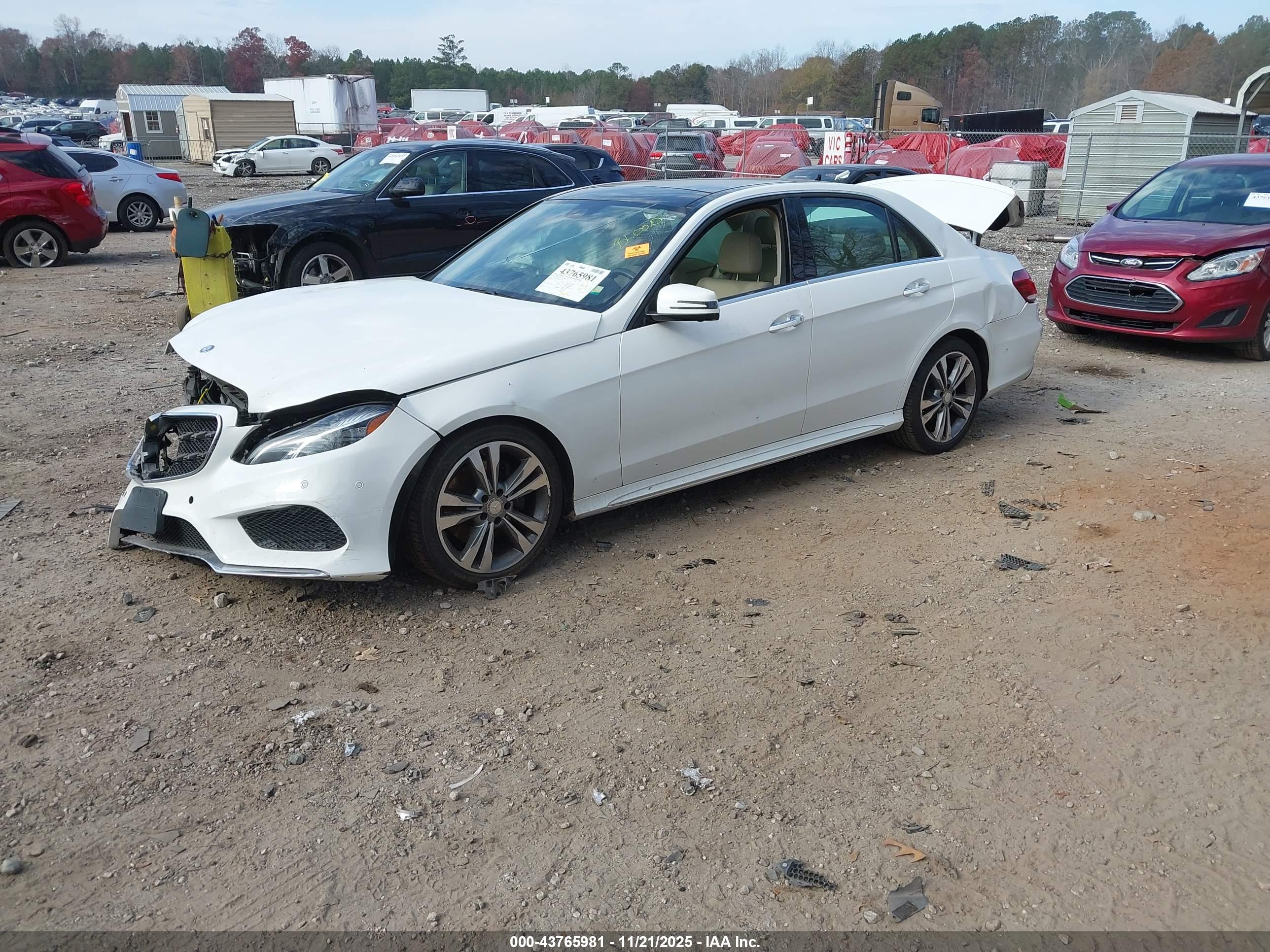 MERCEDES-BENZ E image 2