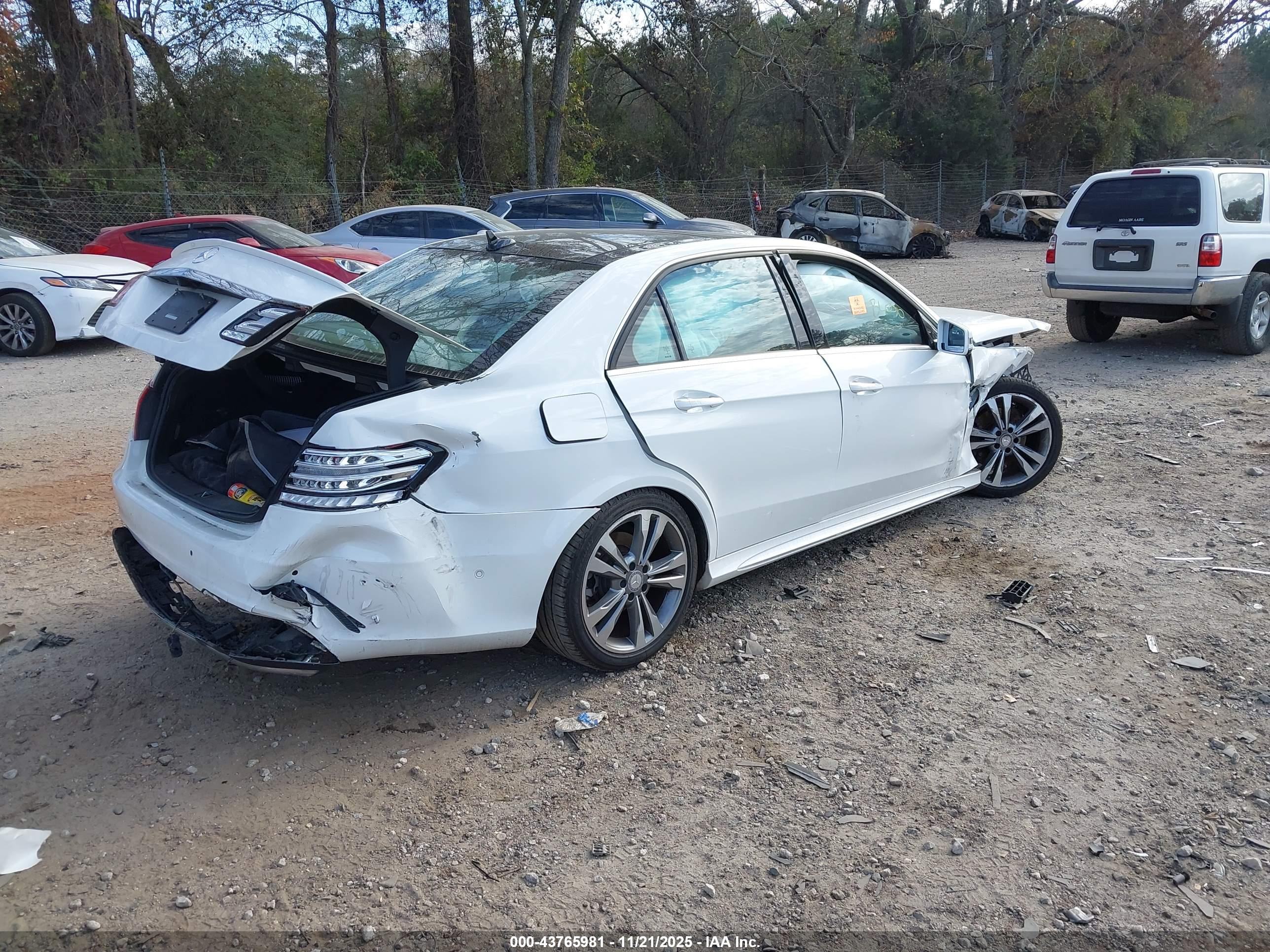 MERCEDES-BENZ E image 4