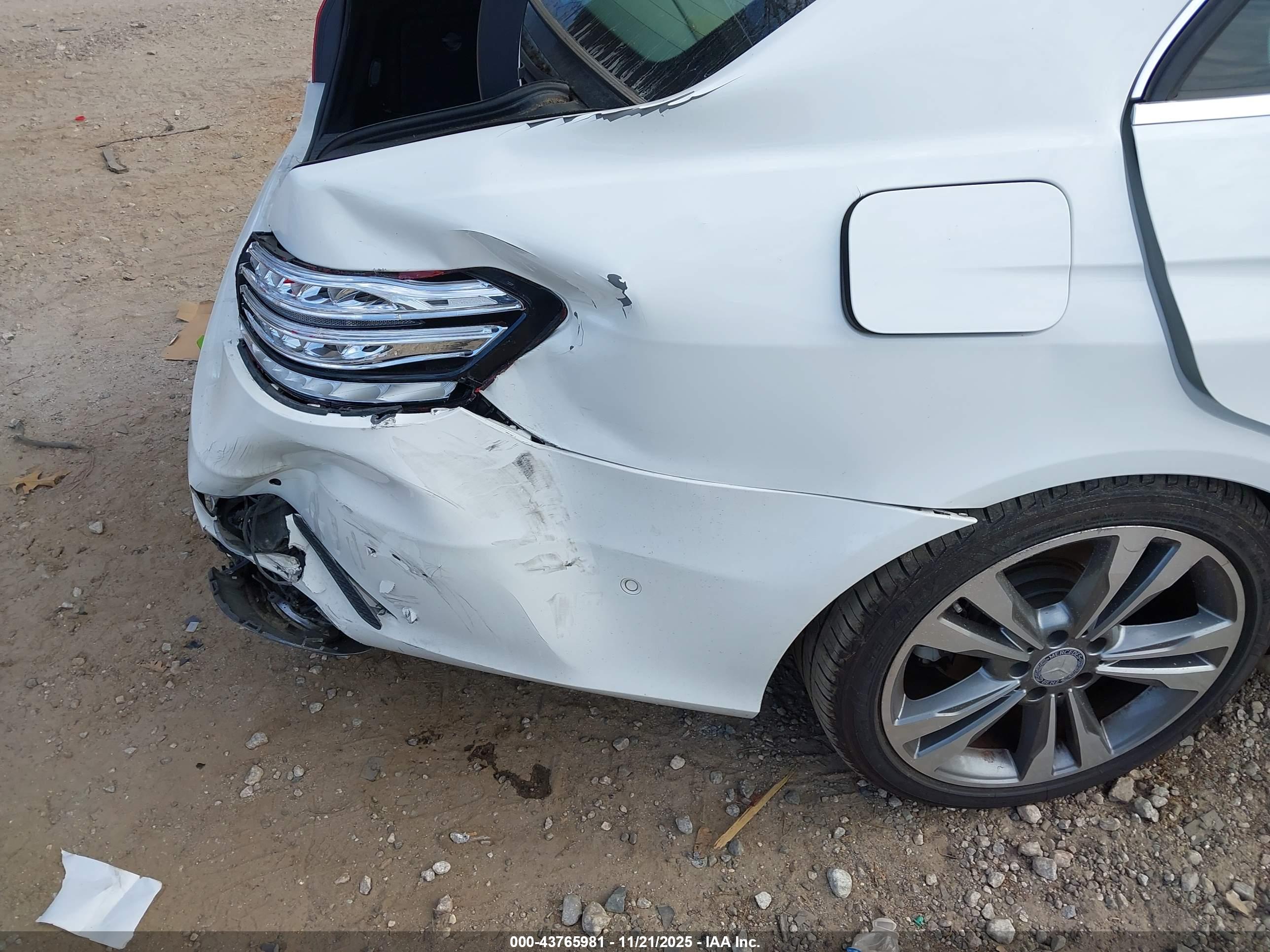 MERCEDES-BENZ E image 6