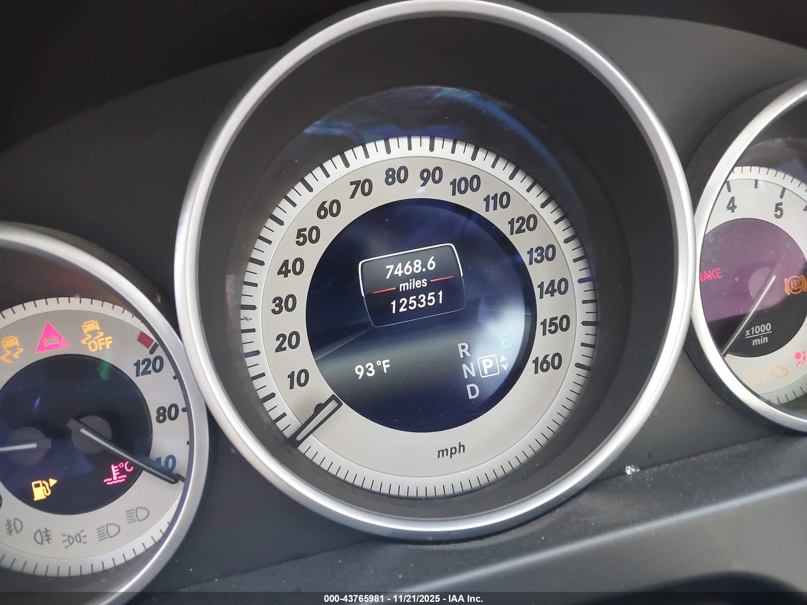 MERCEDES-BENZ E image 7
