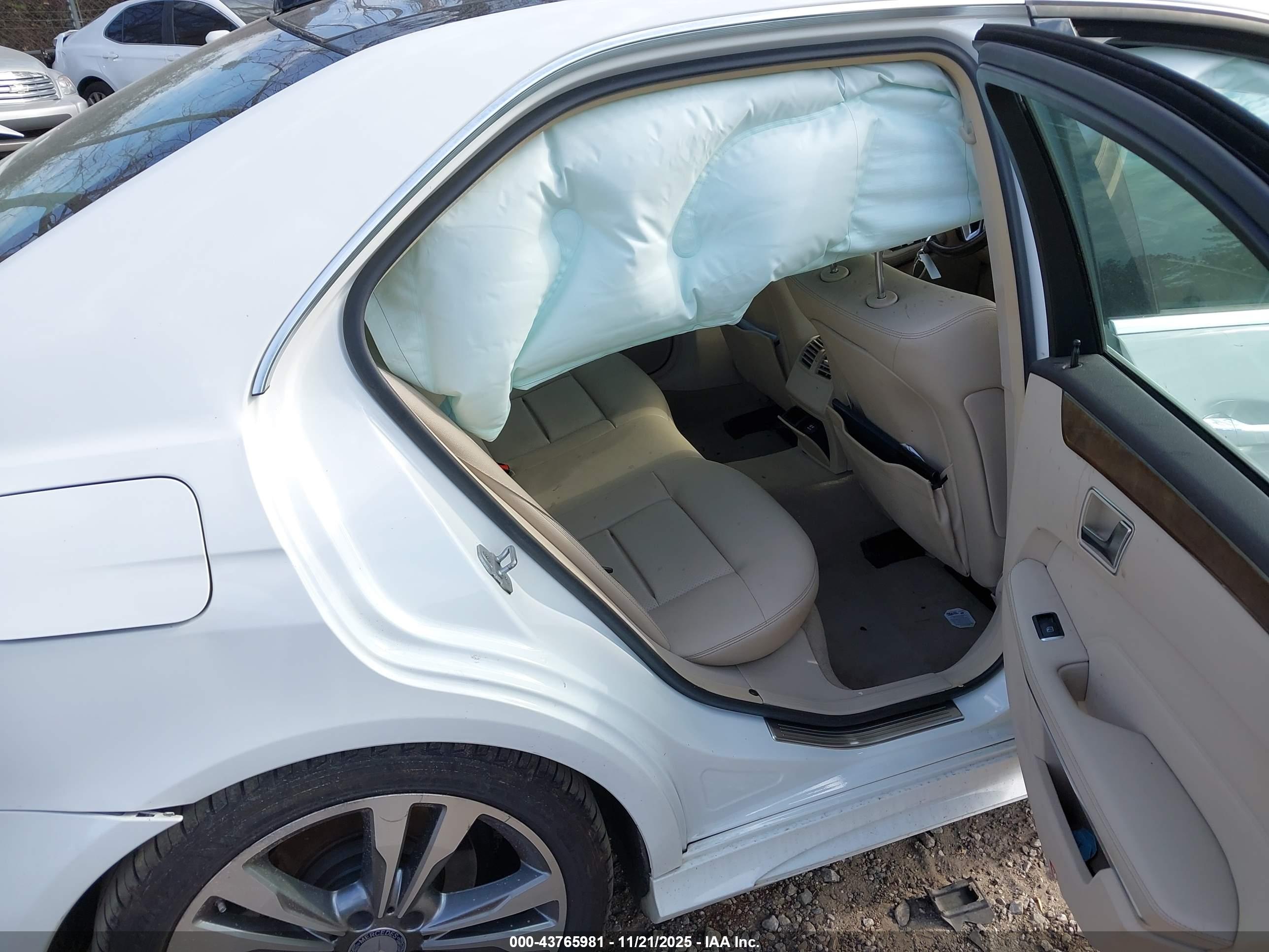 MERCEDES-BENZ E image 8