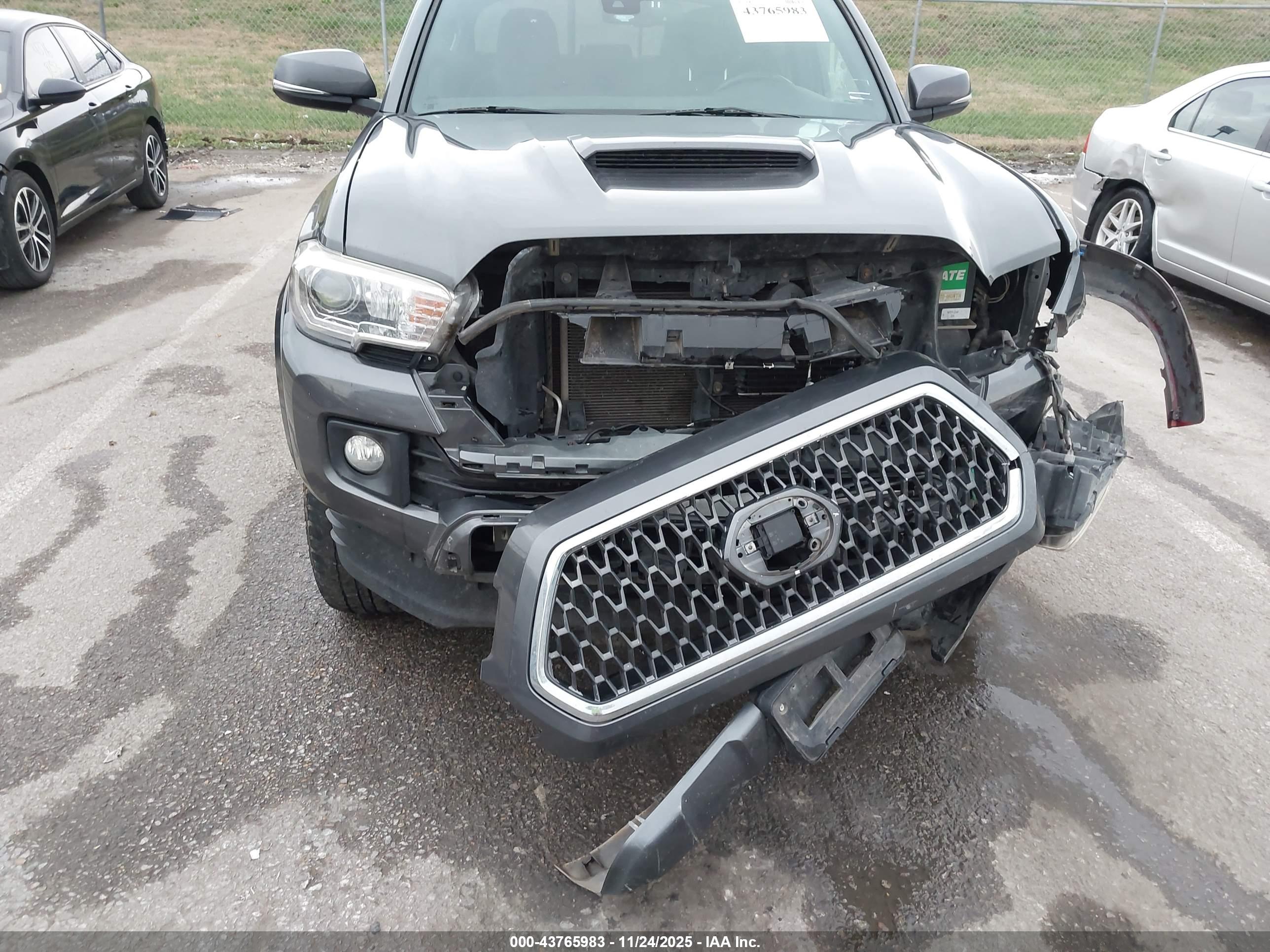 TOYOTA TACOMA image 6