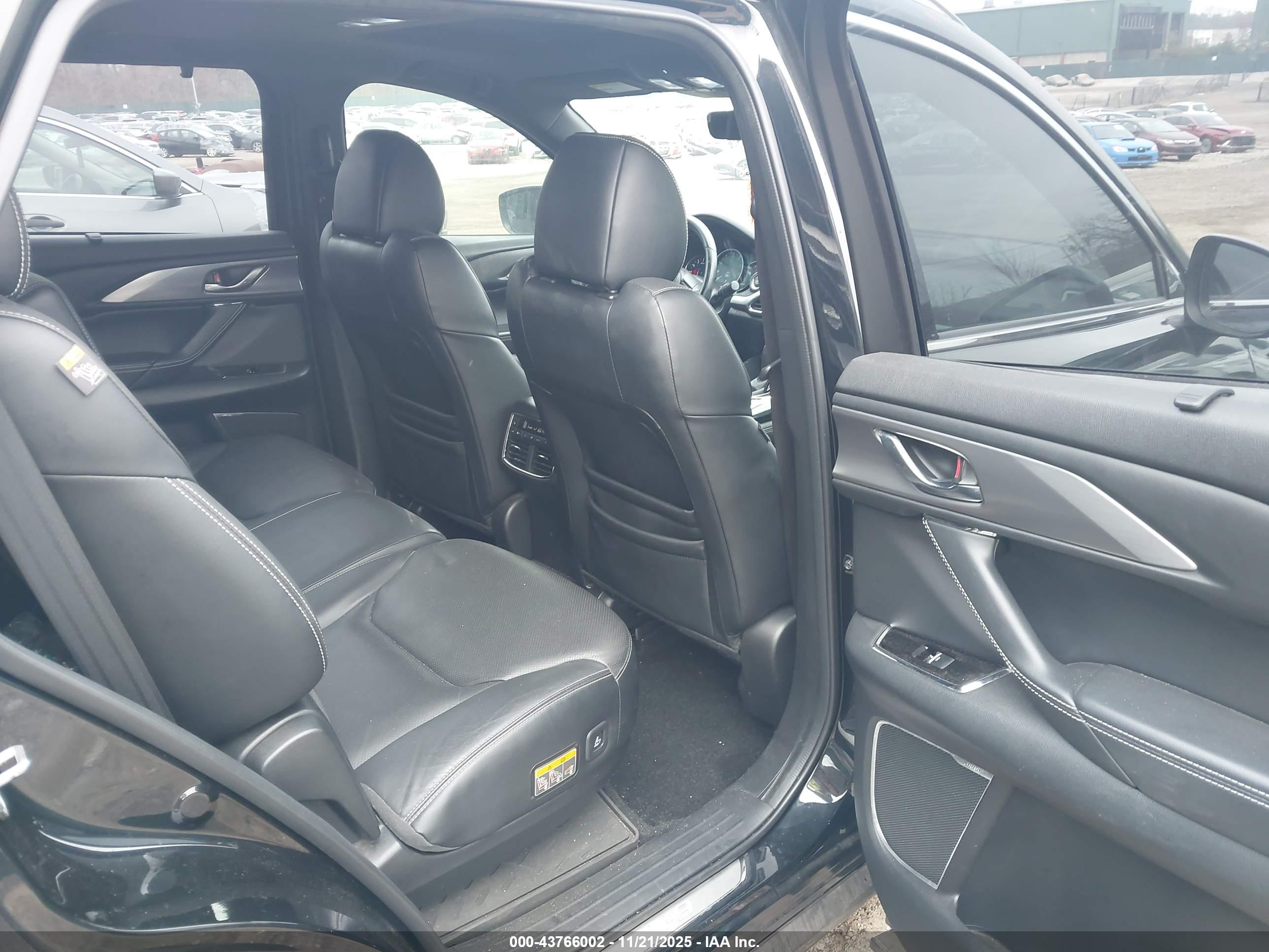 MAZDA CX-9 image 8