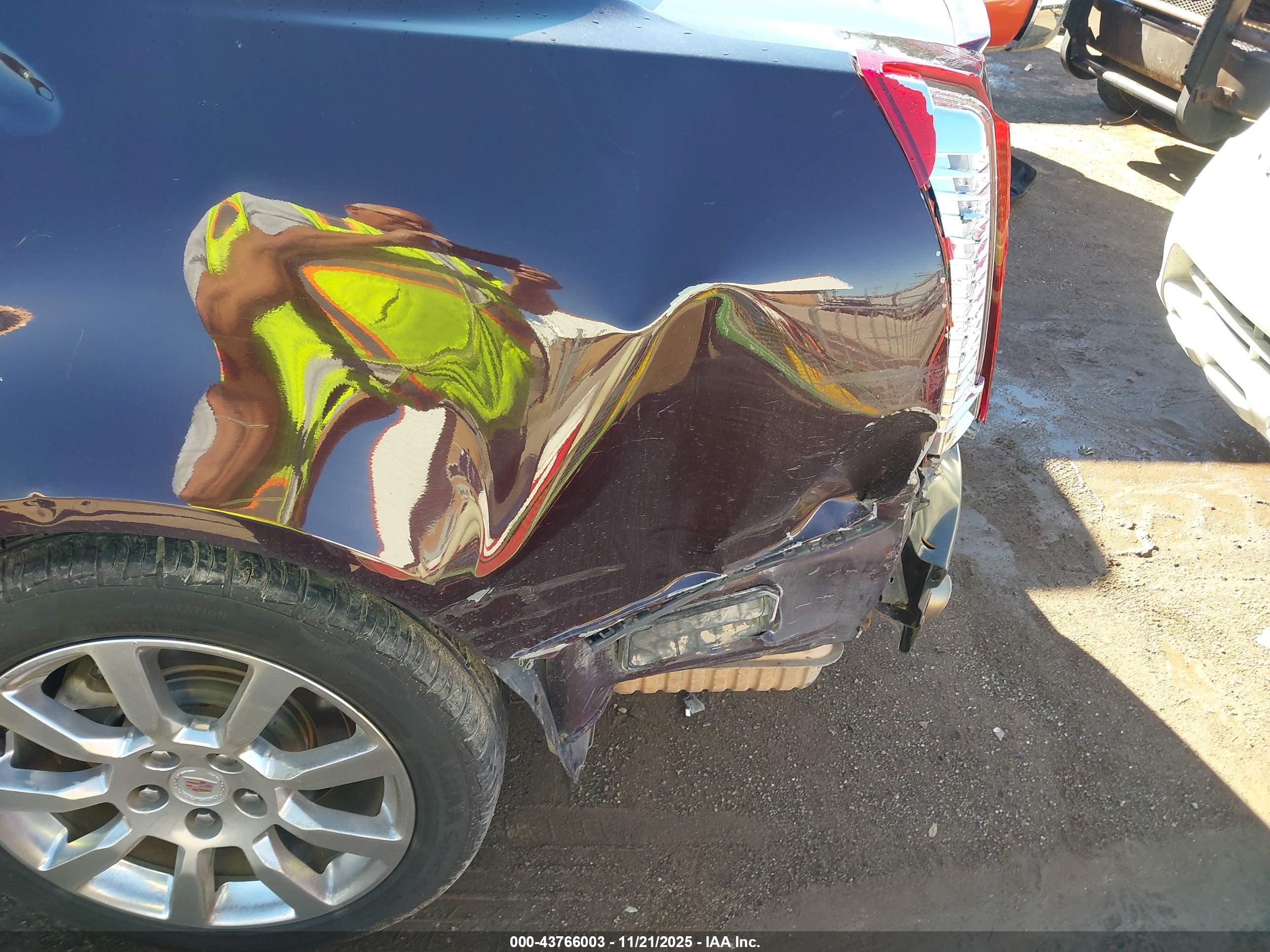CADILLAC CTS image 6