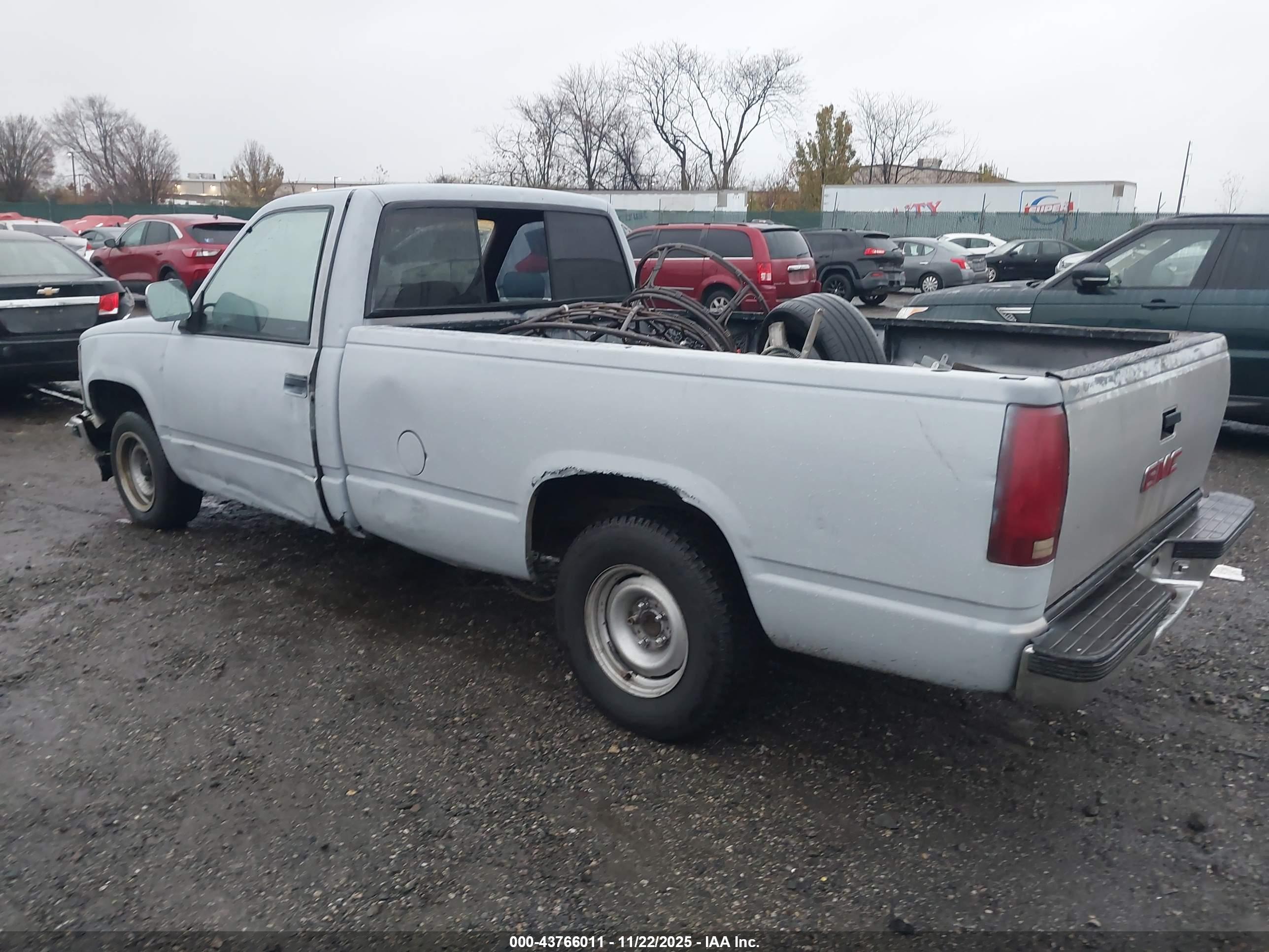 GMC GMT-400 image 3