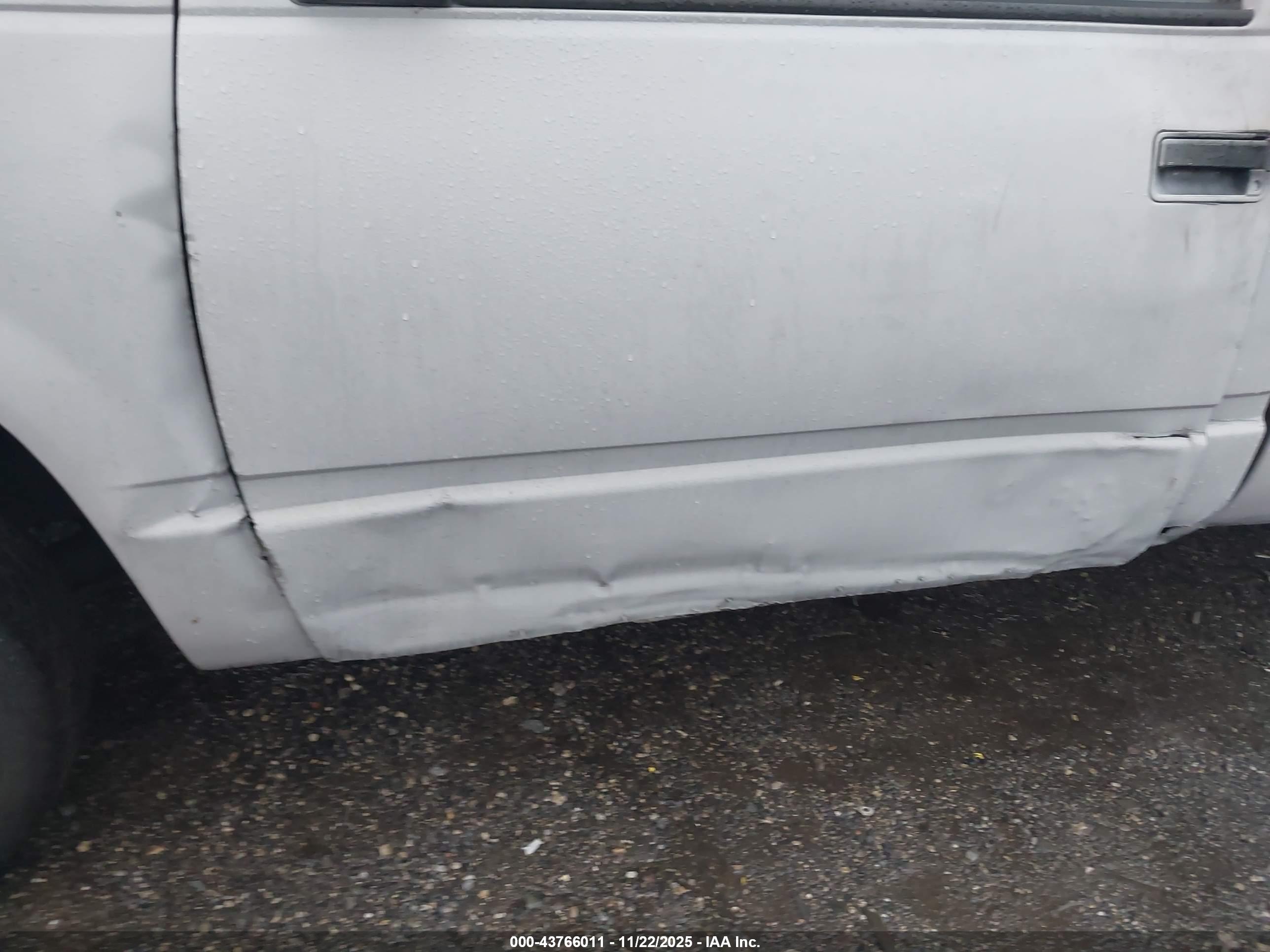 GMC GMT-400 image 6