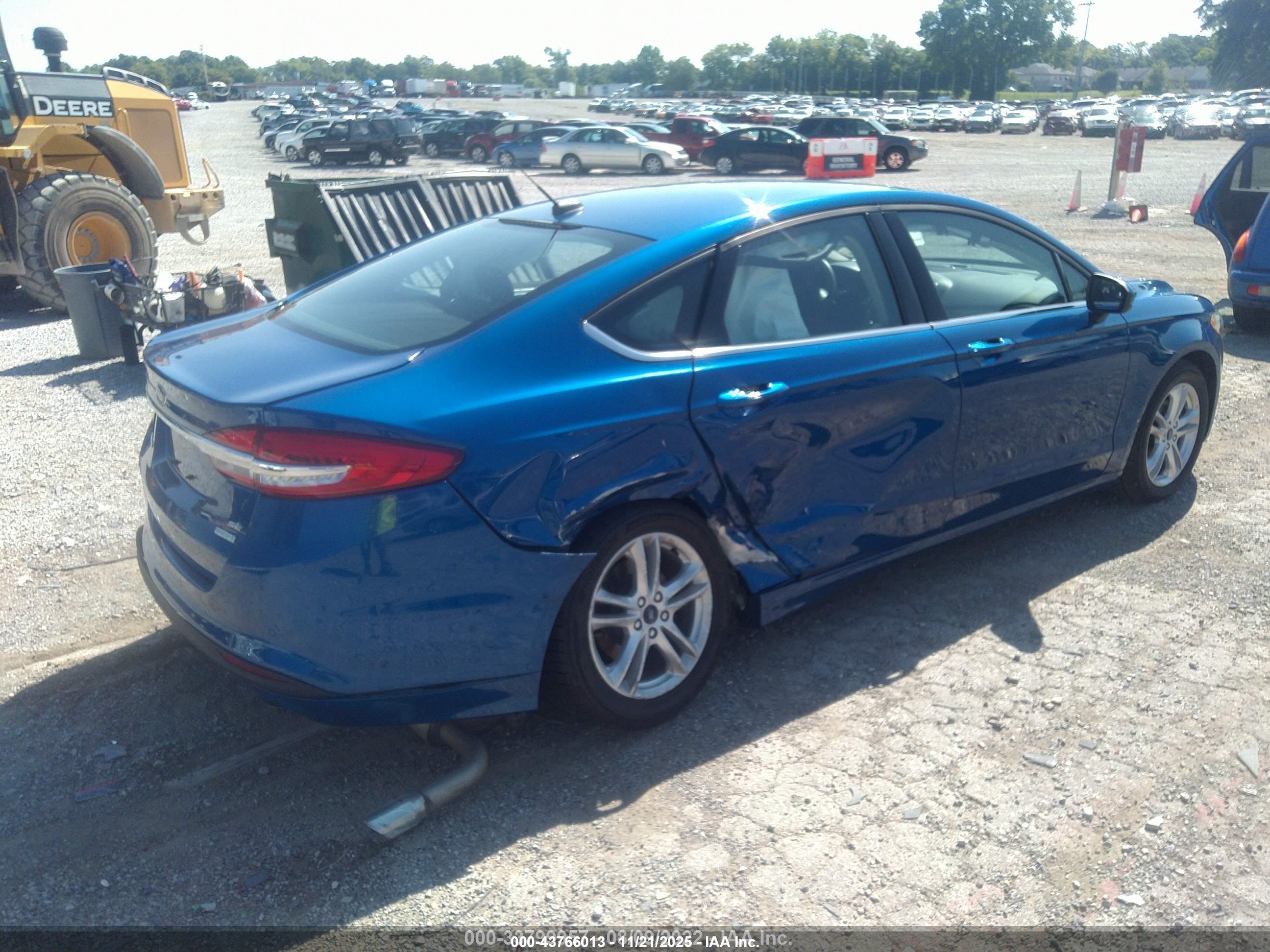 FORD FUSION image 4