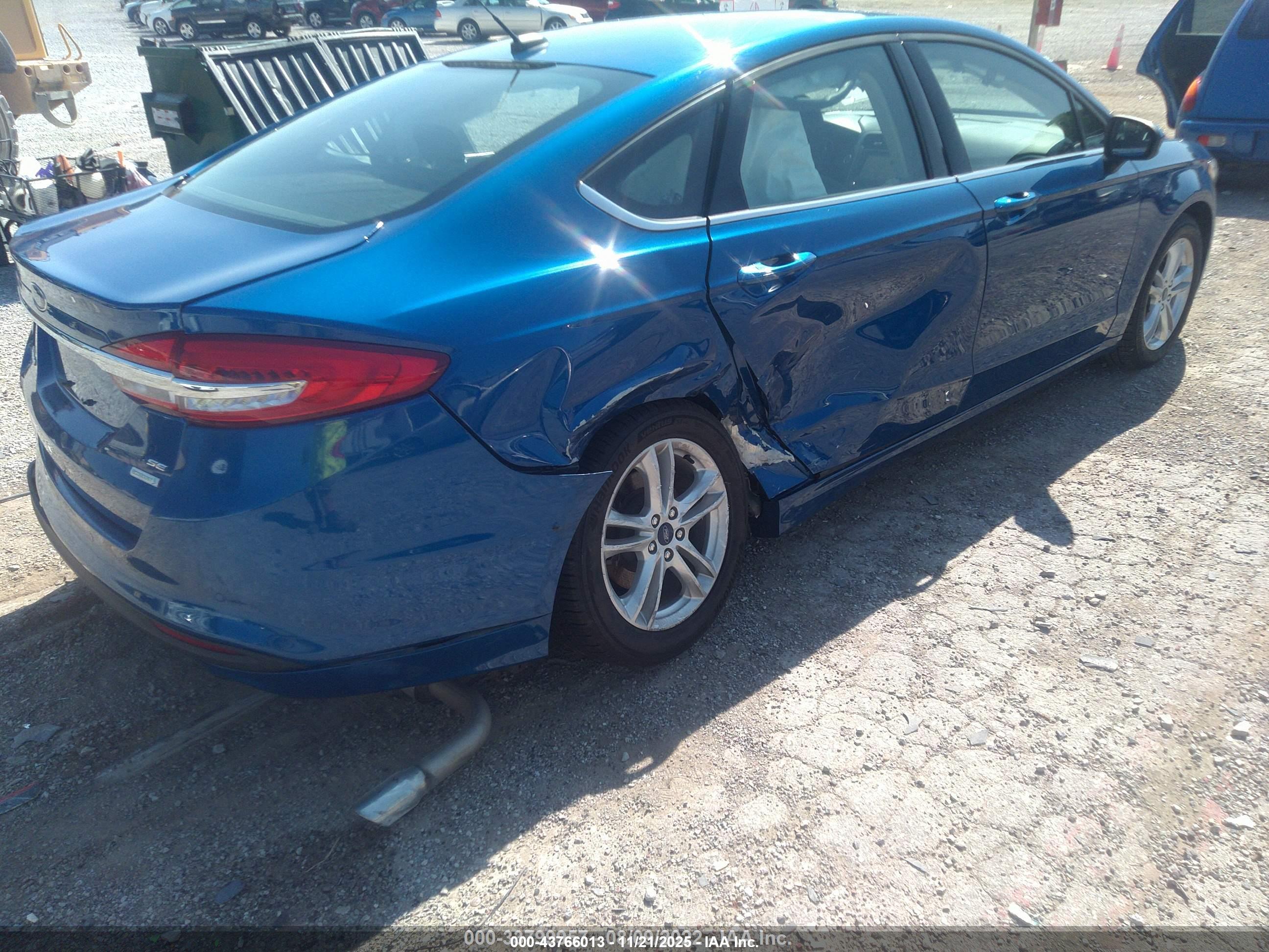 FORD FUSION image 6