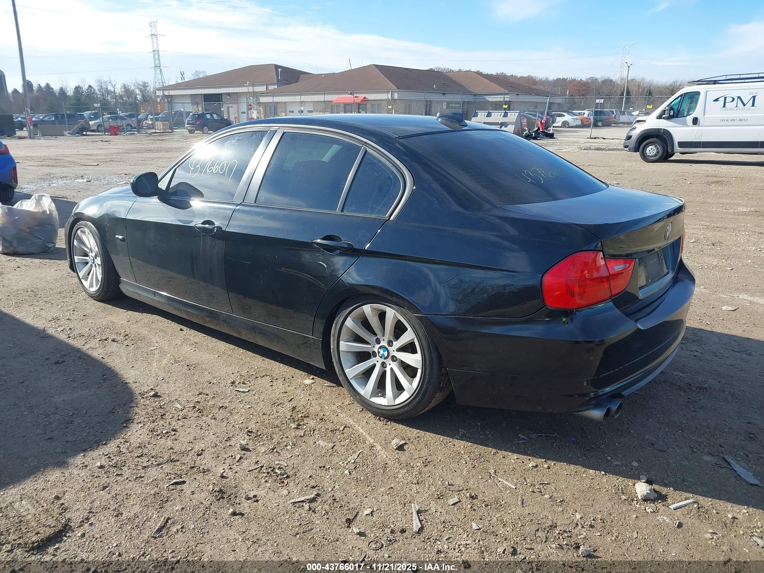 BMW 328I image 3
