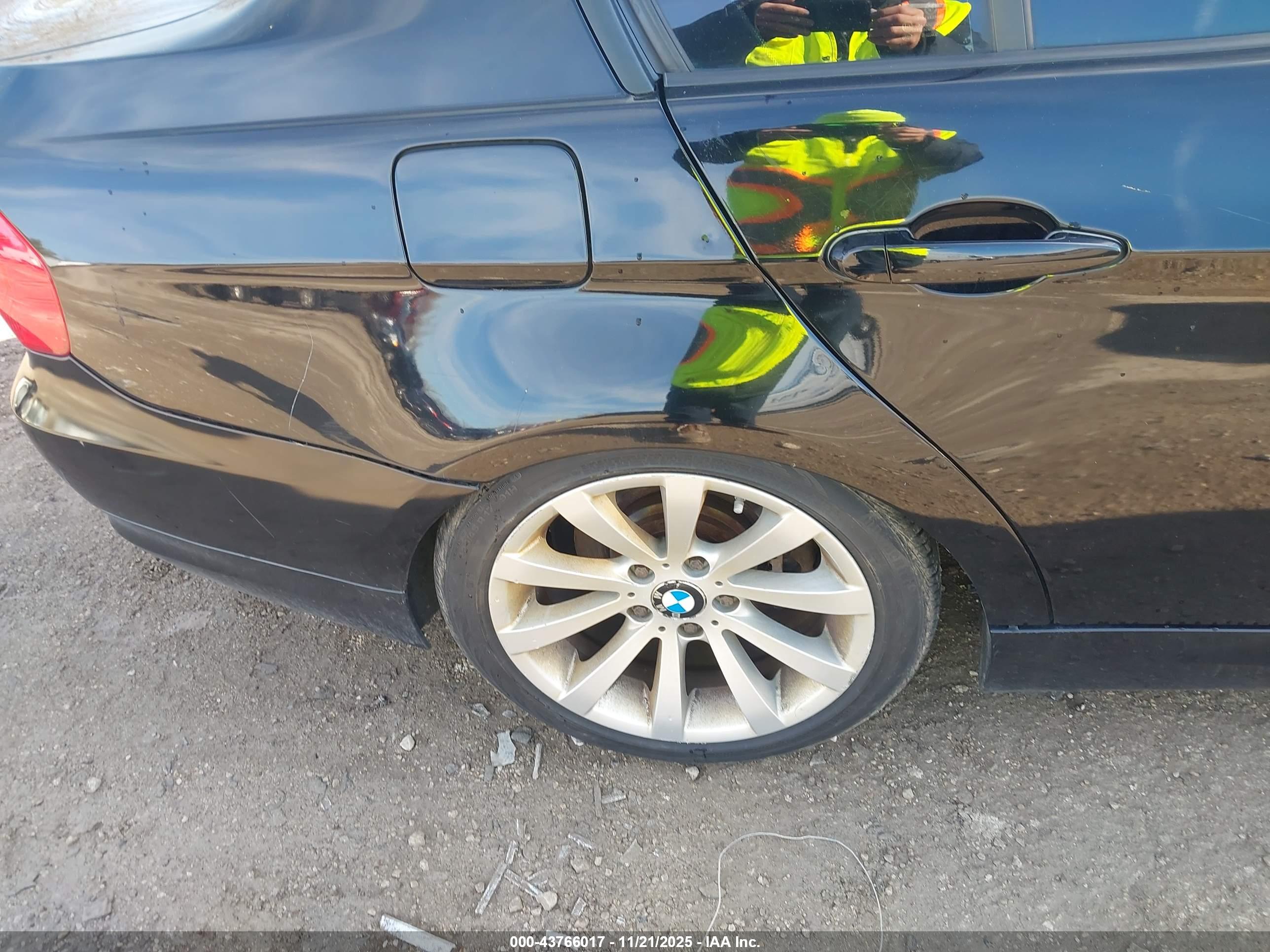 BMW 328I image 6