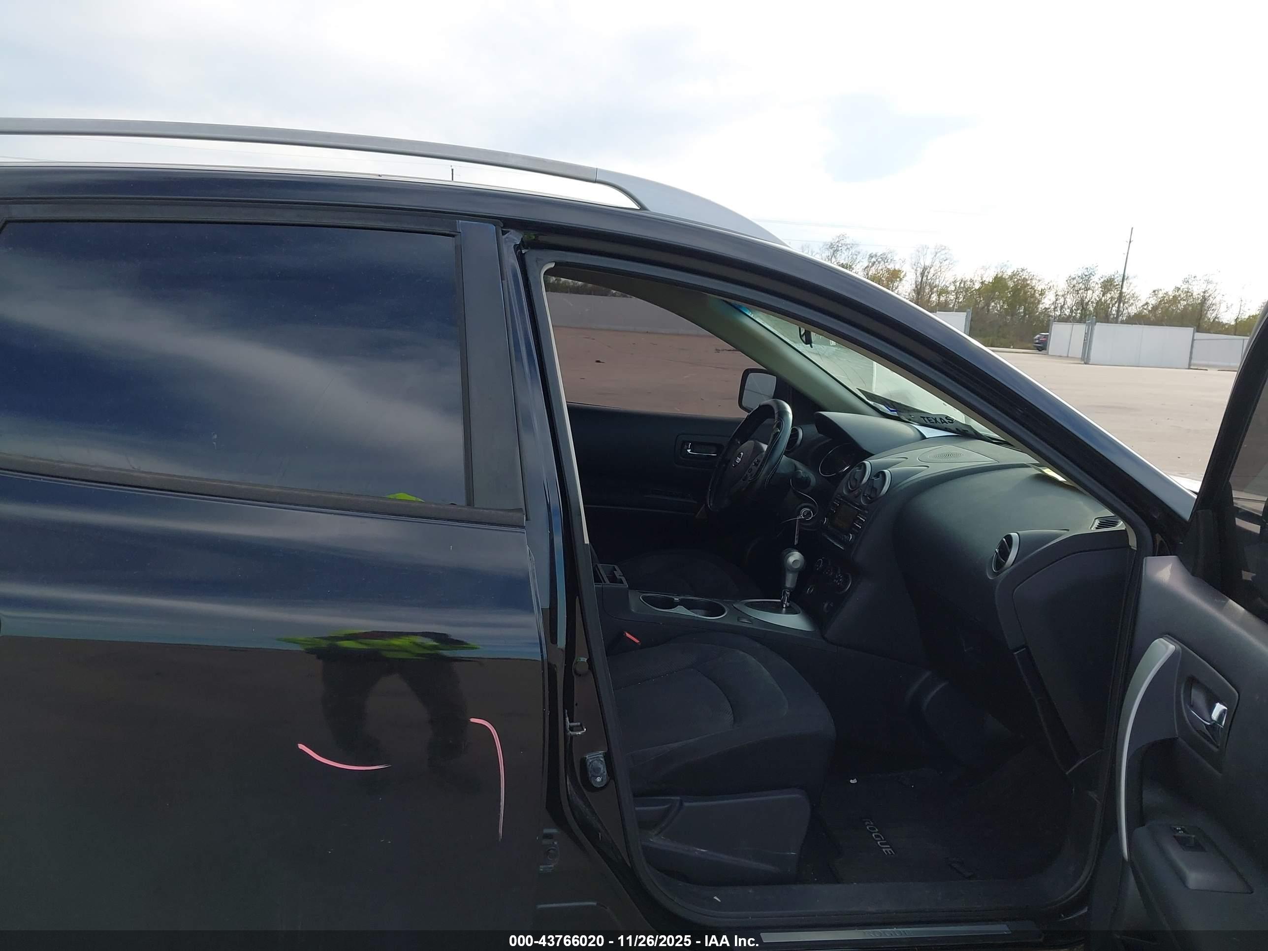 NISSAN ROGUE image 5