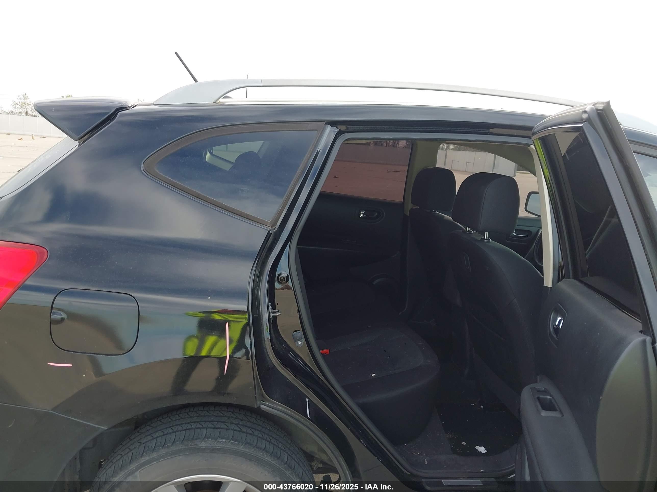 NISSAN ROGUE image 8