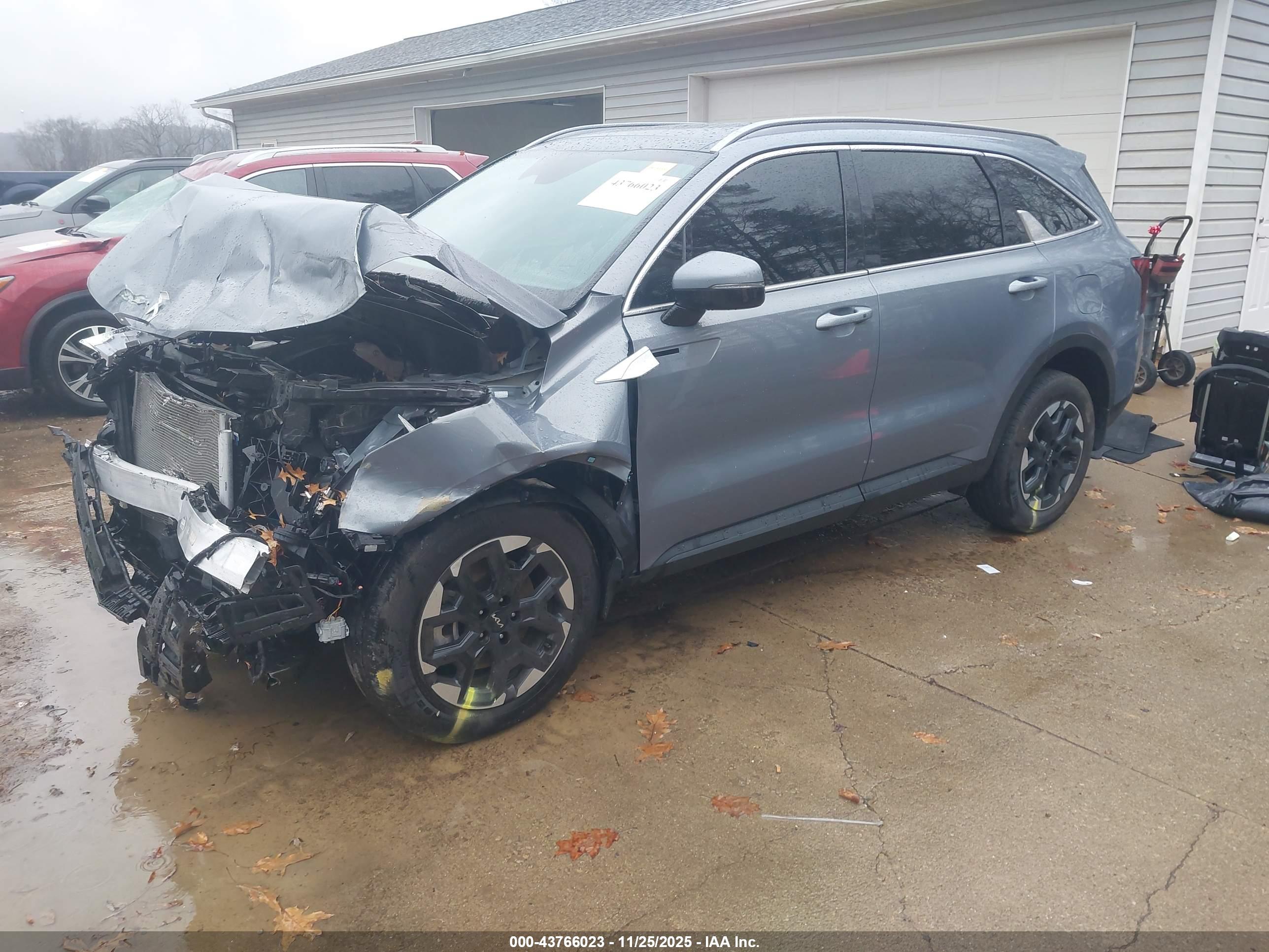 KIA SORENTO image 2