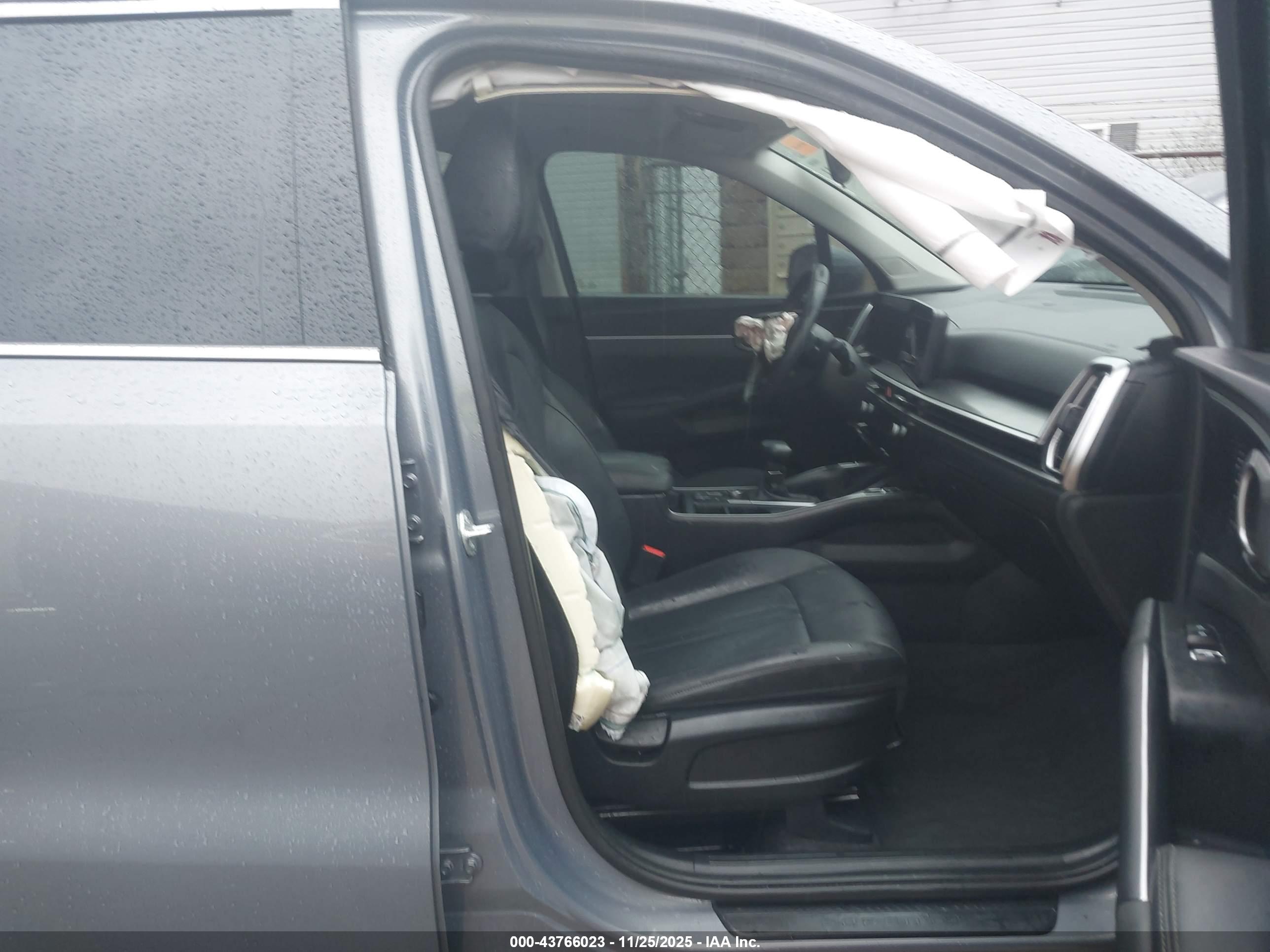 KIA SORENTO image 5