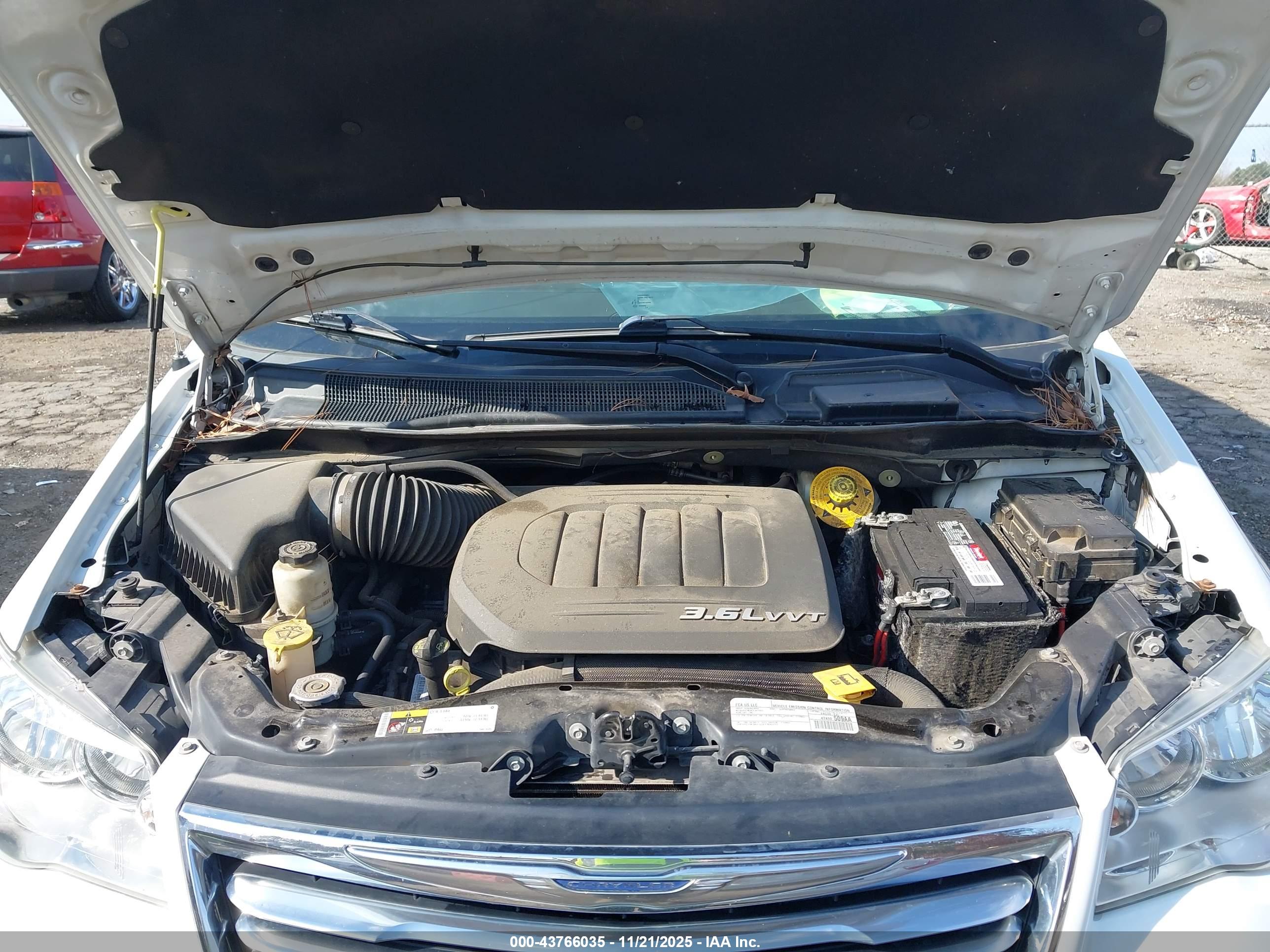 CHRYSLER TOWN image 10