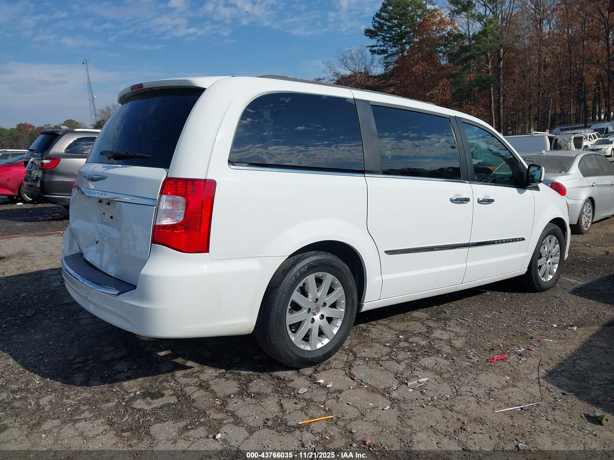 CHRYSLER TOWN image 4