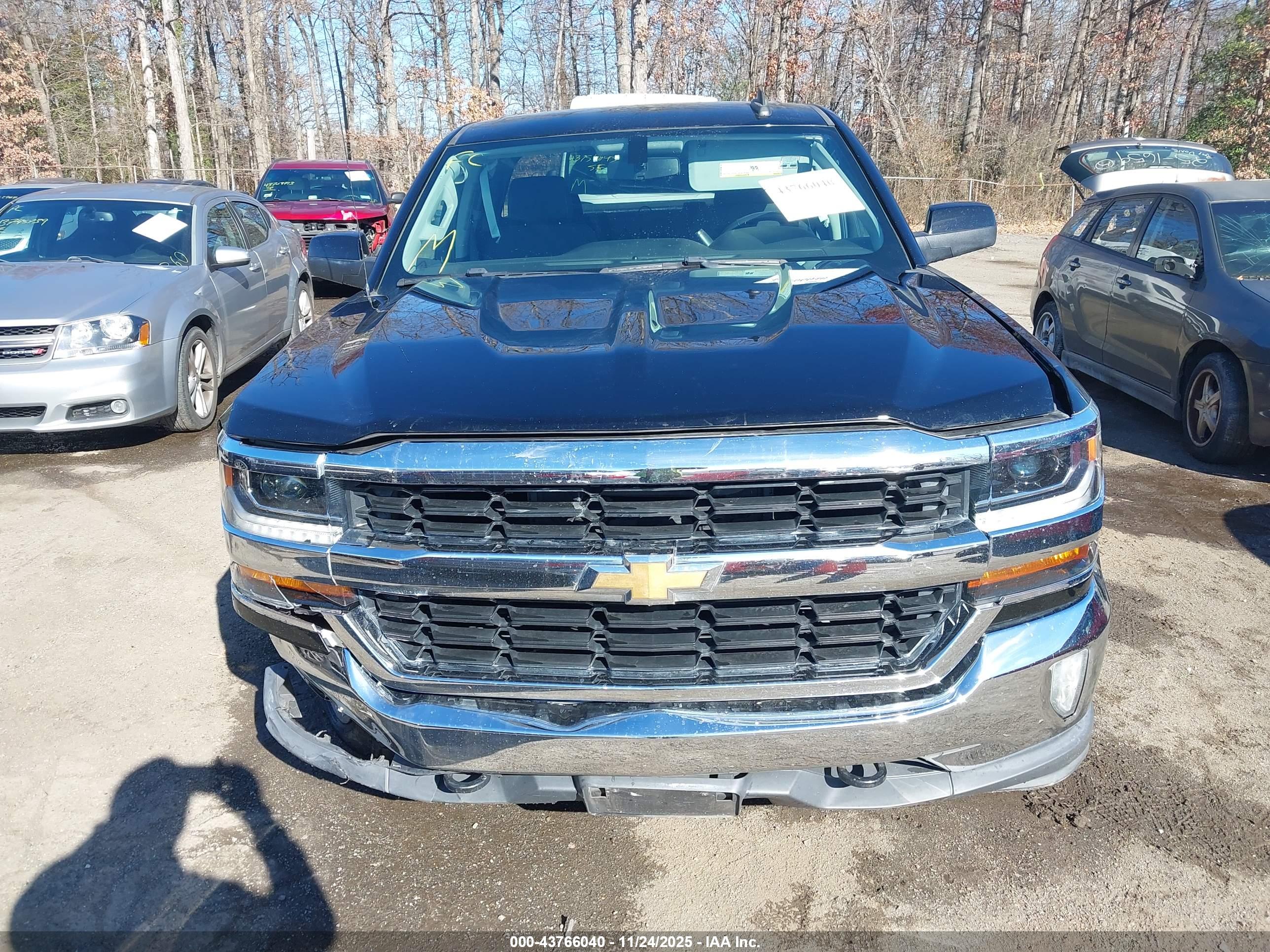 CHEVROLET SILVERADO image 10