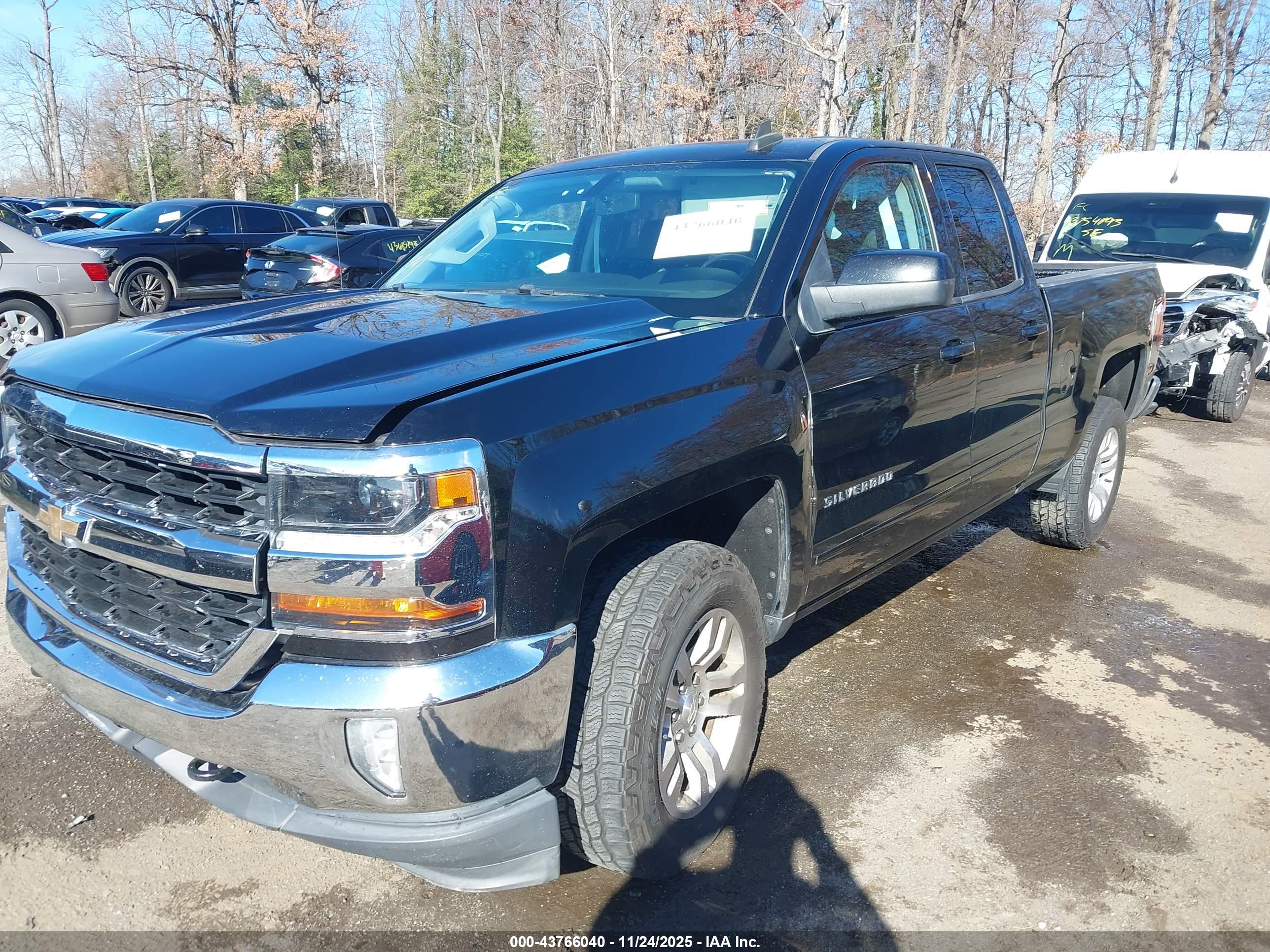 CHEVROLET SILVERADO image 2