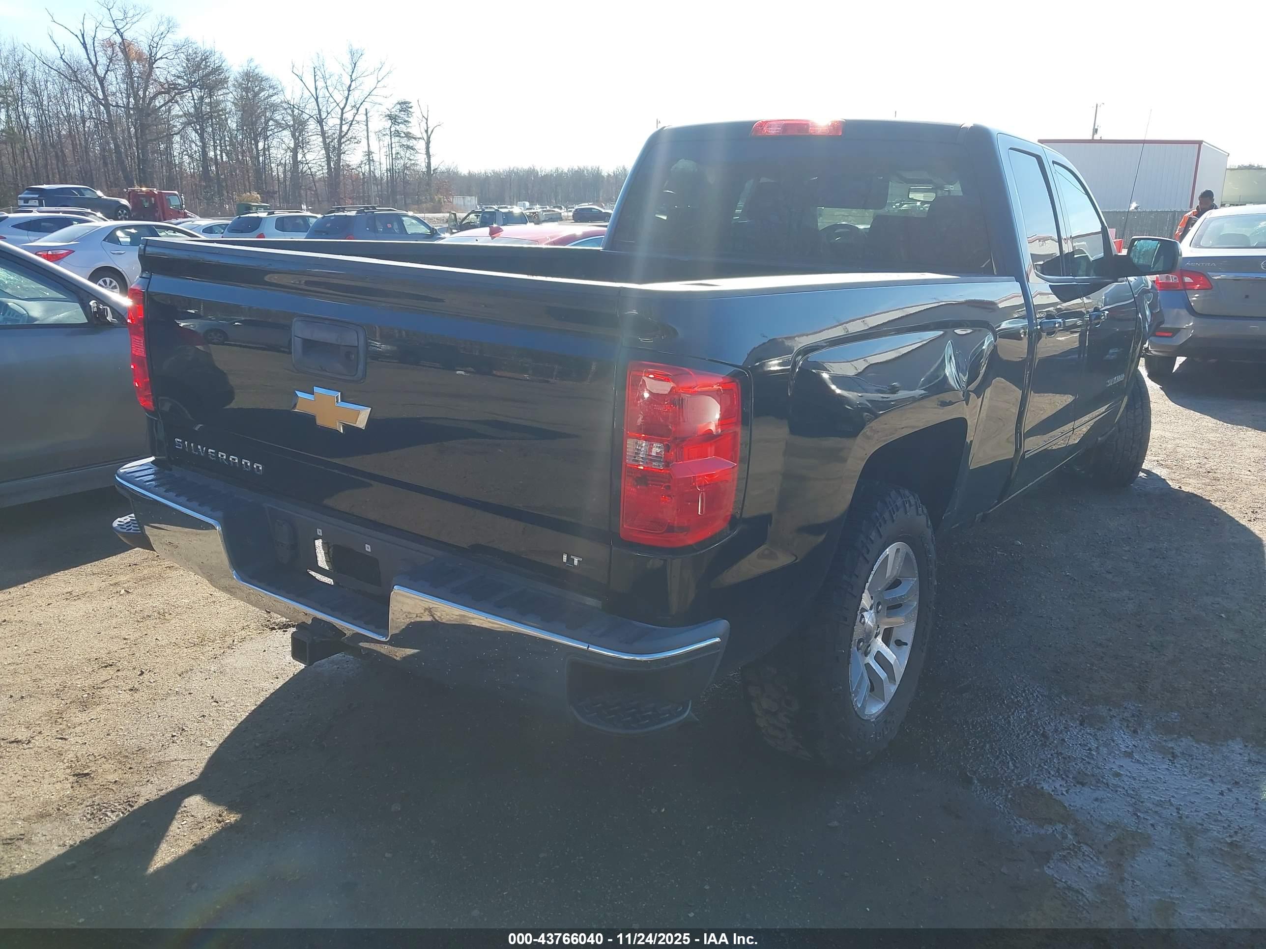 CHEVROLET SILVERADO image 4