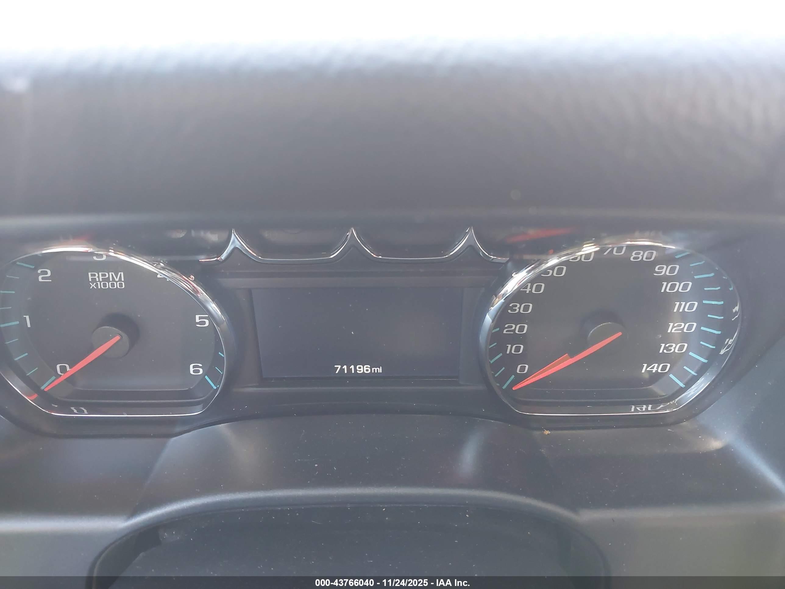 CHEVROLET SILVERADO image 7