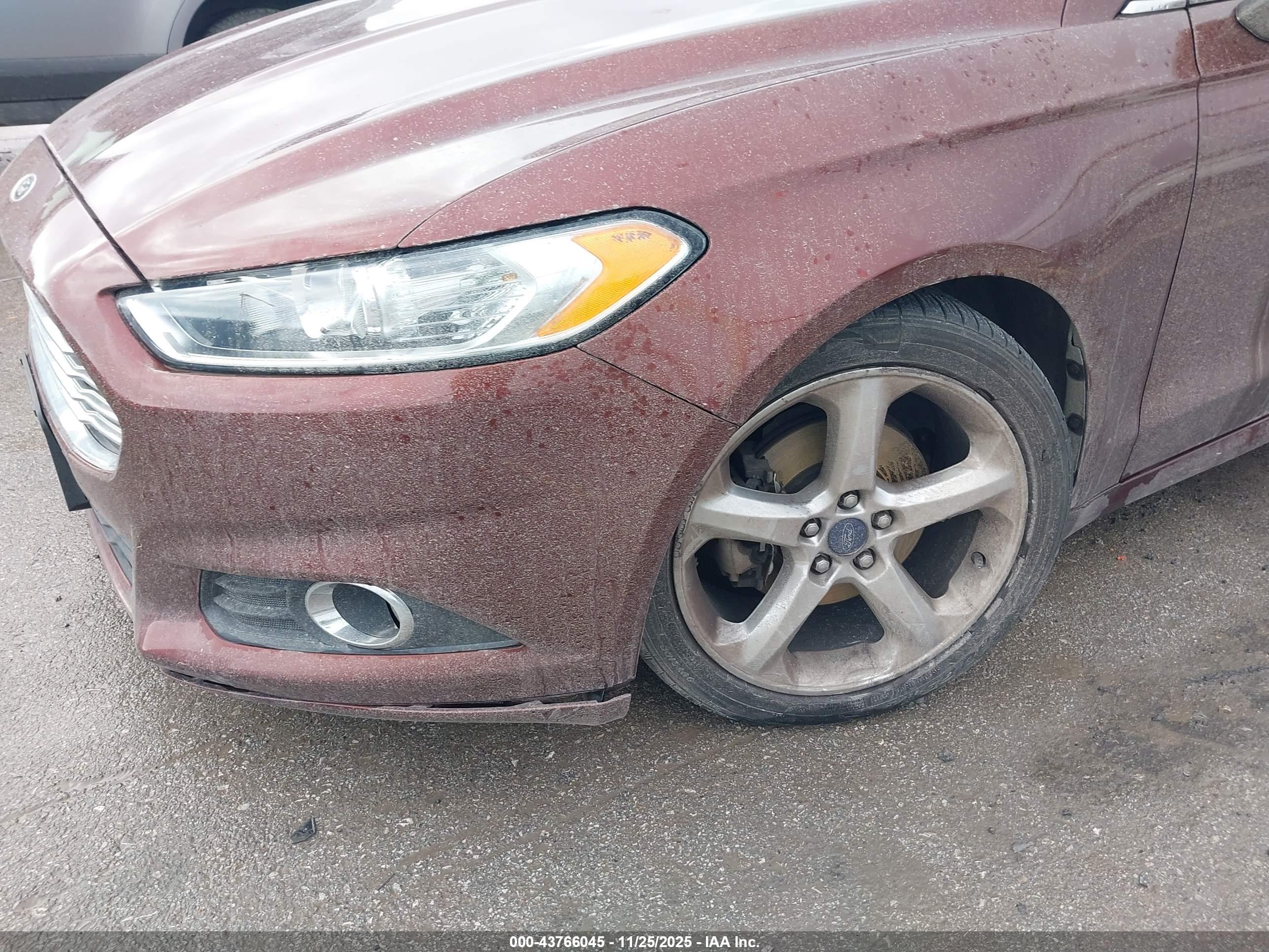 FORD FUSION image 6