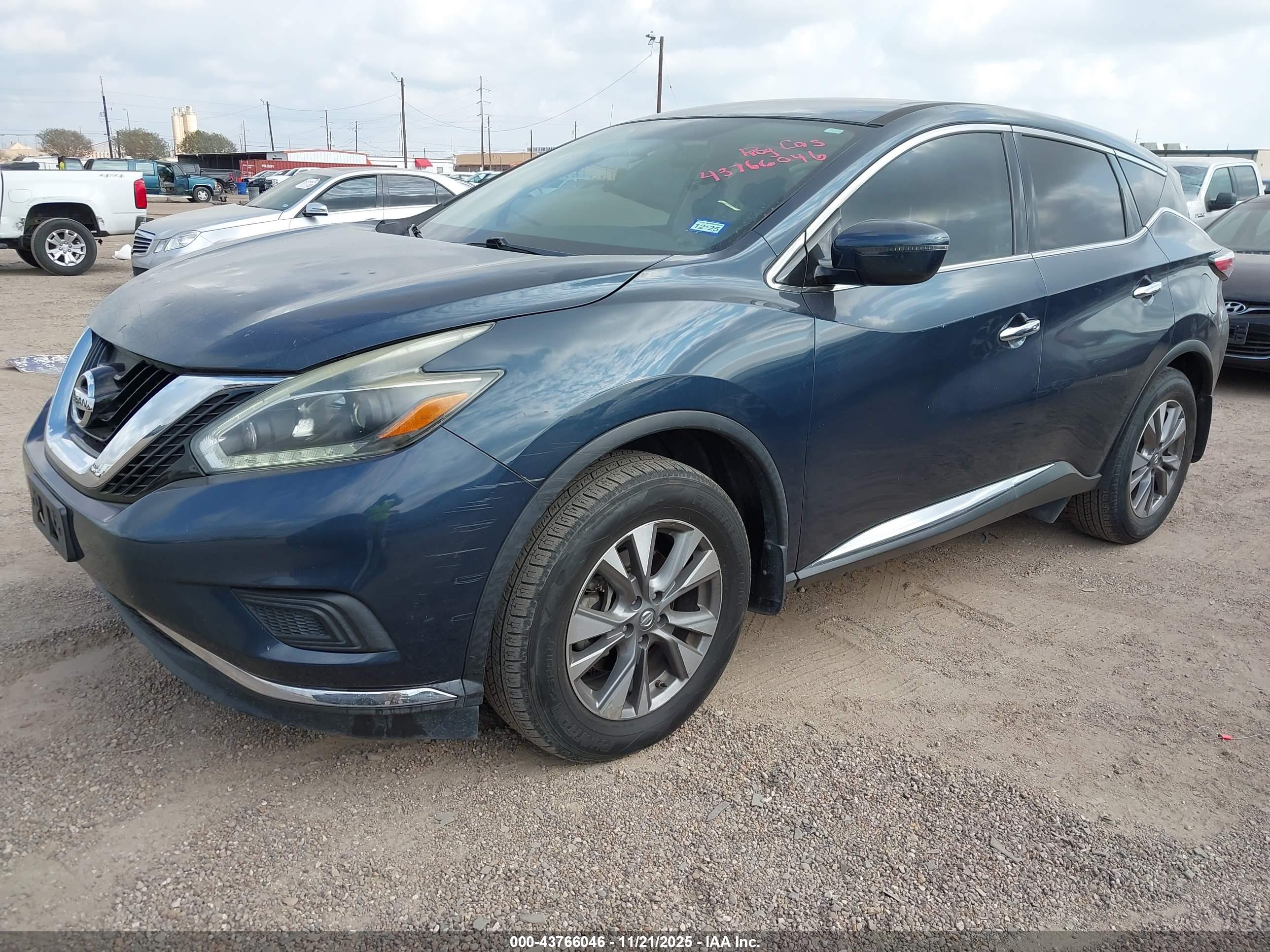 NISSAN MURANO image 2