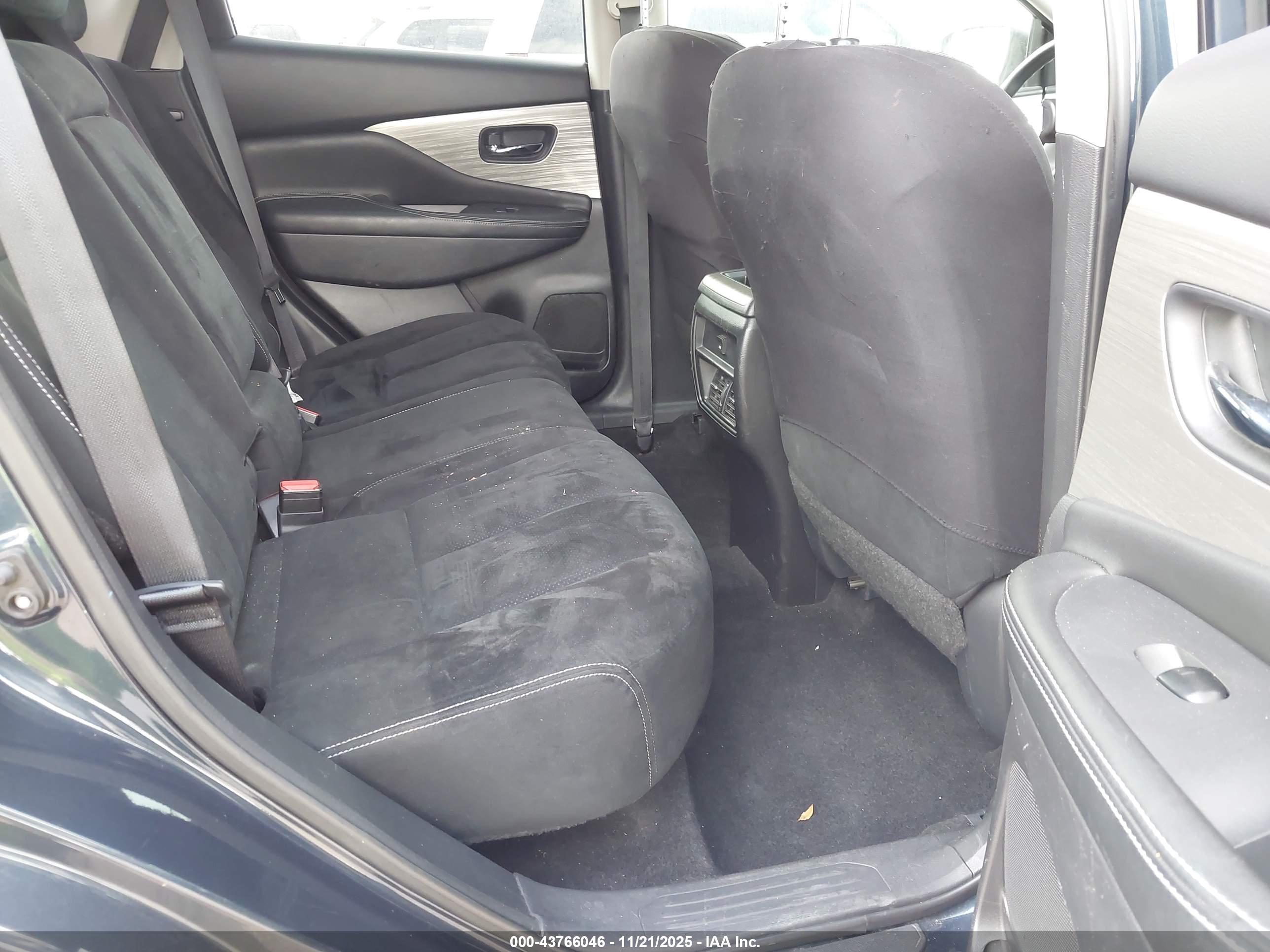 NISSAN MURANO image 8