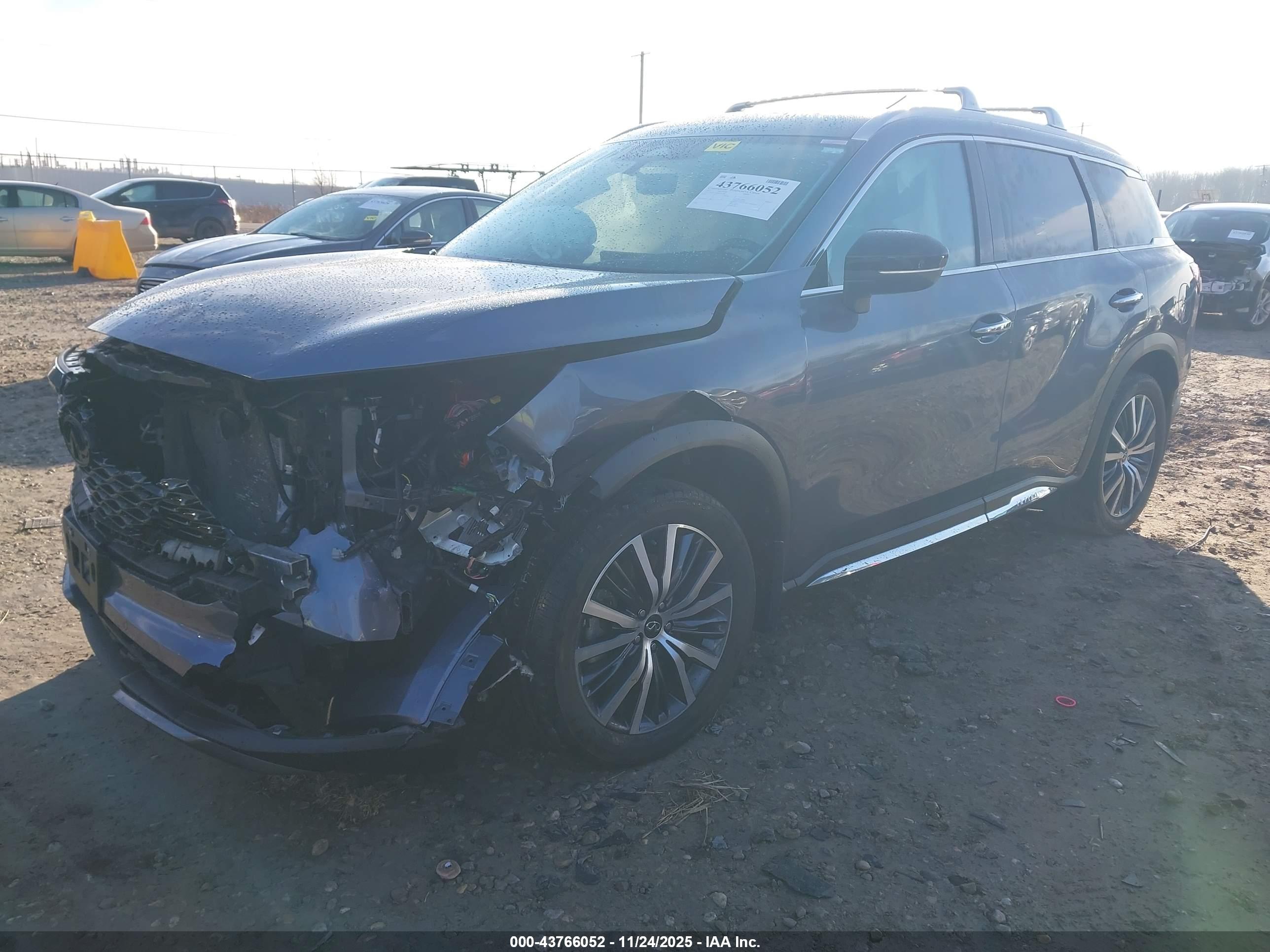INFINITI QX60 image 2