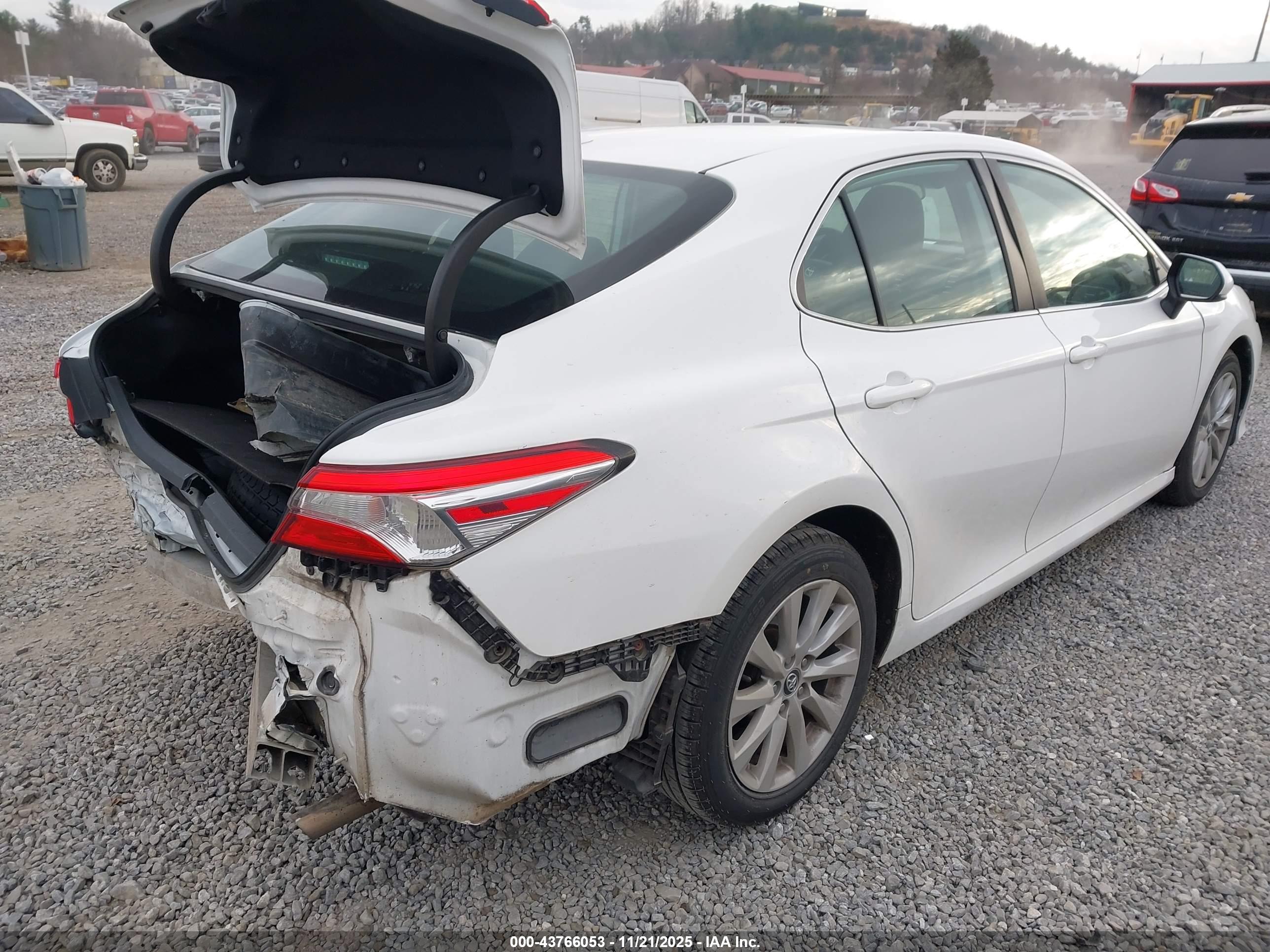 TOYOTA CAMRY image 4