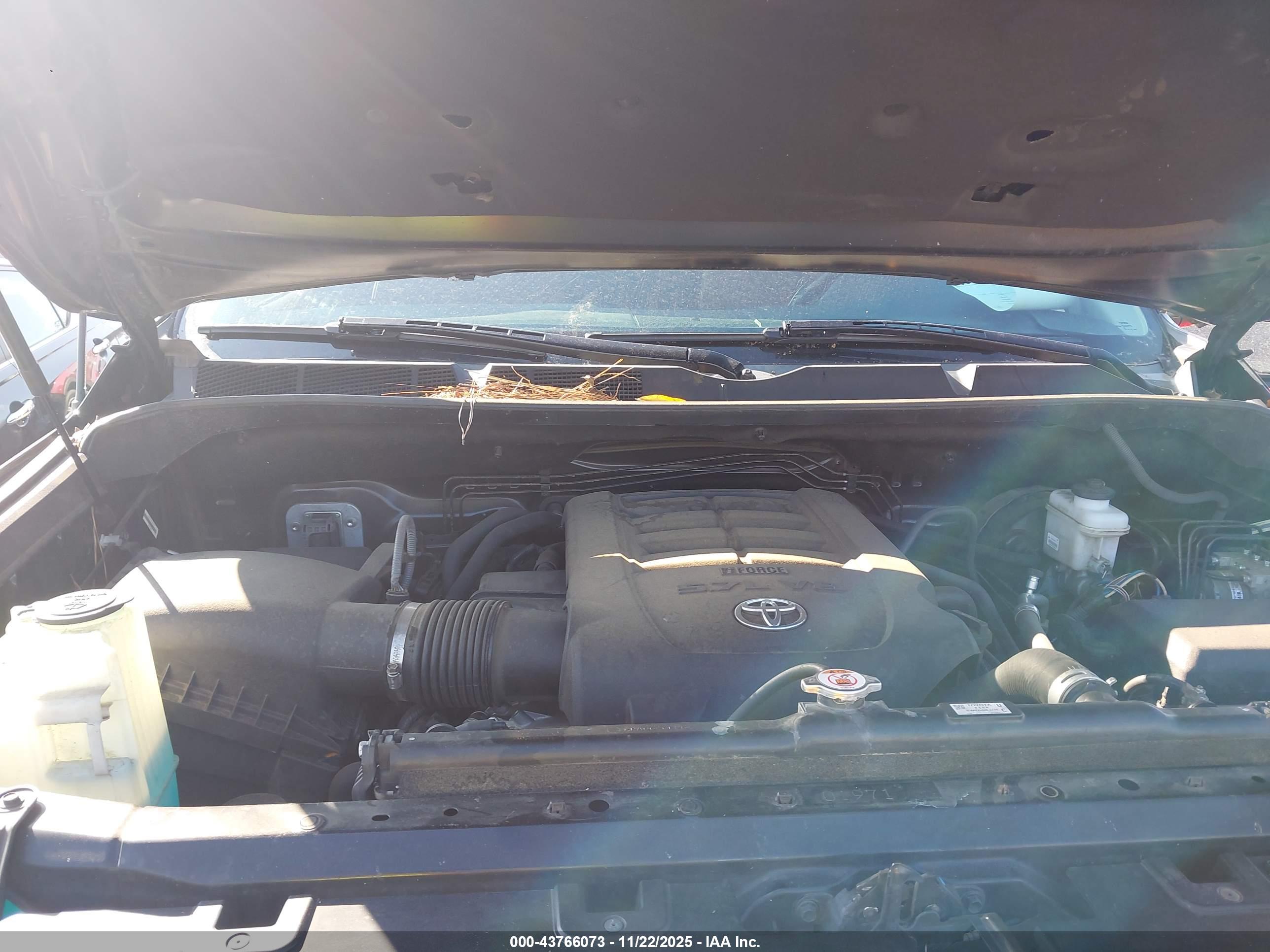 TOYOTA TUNDRA image 10