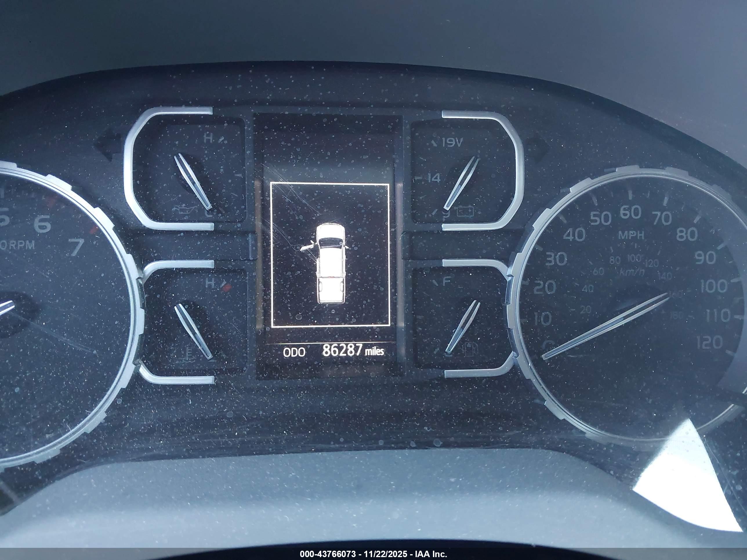 TOYOTA TUNDRA image 7