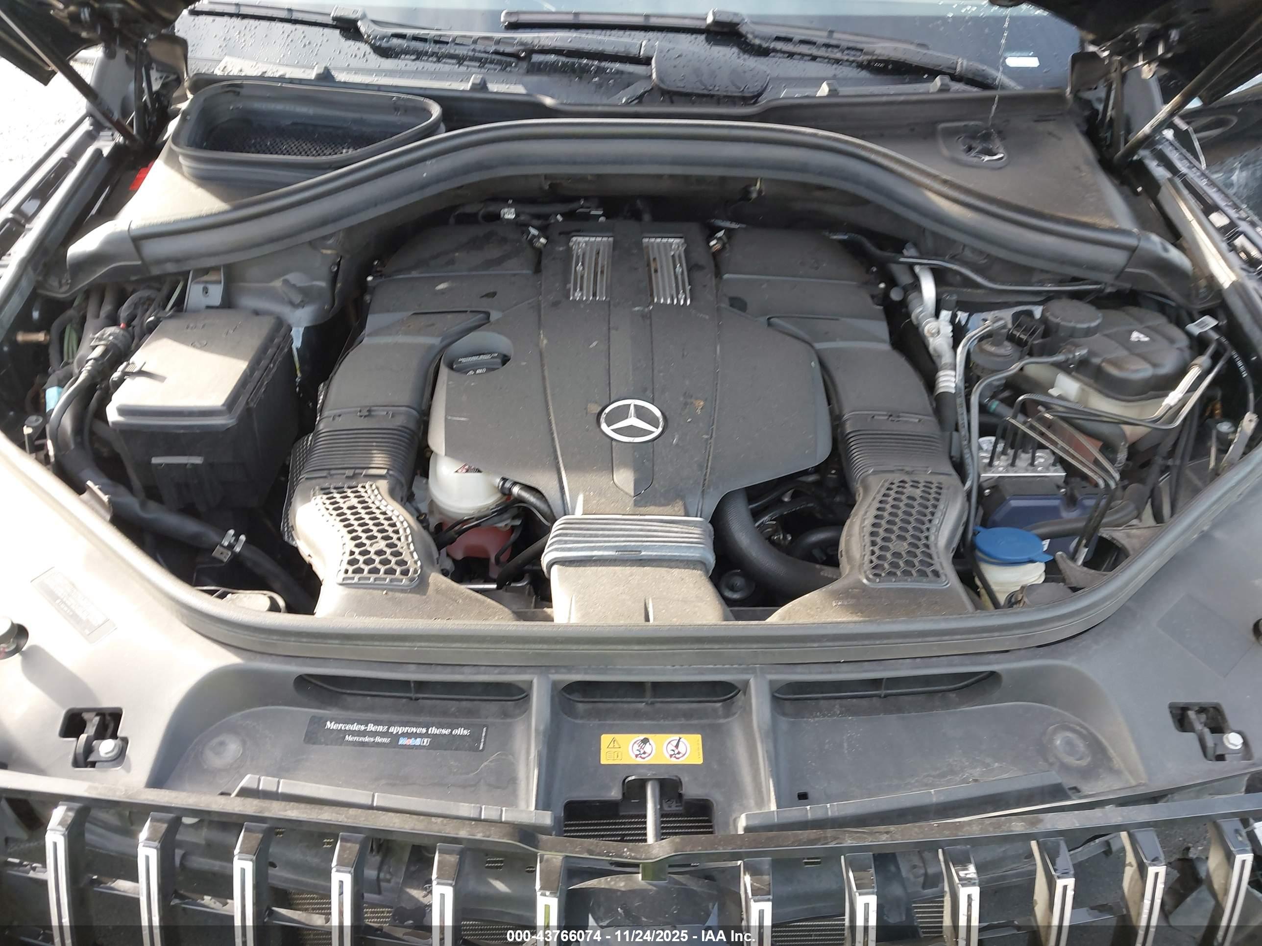 MERCEDES-BENZ GLS image 10