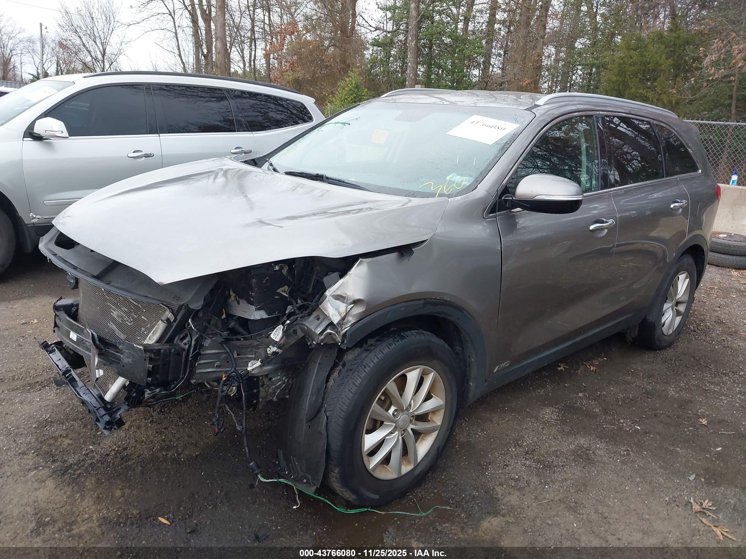 KIA SORENTO image 2