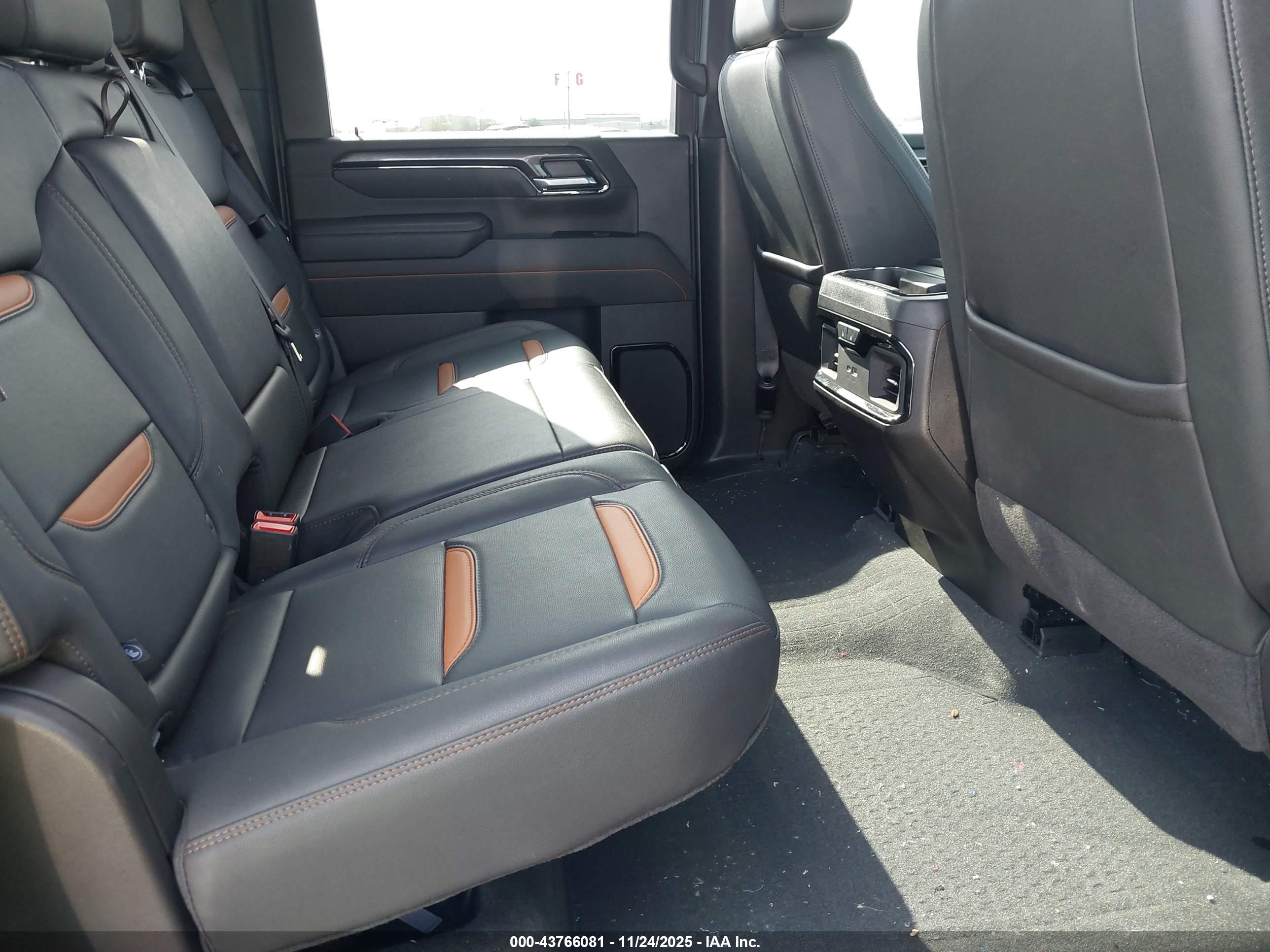 GMC SIERRA image 7