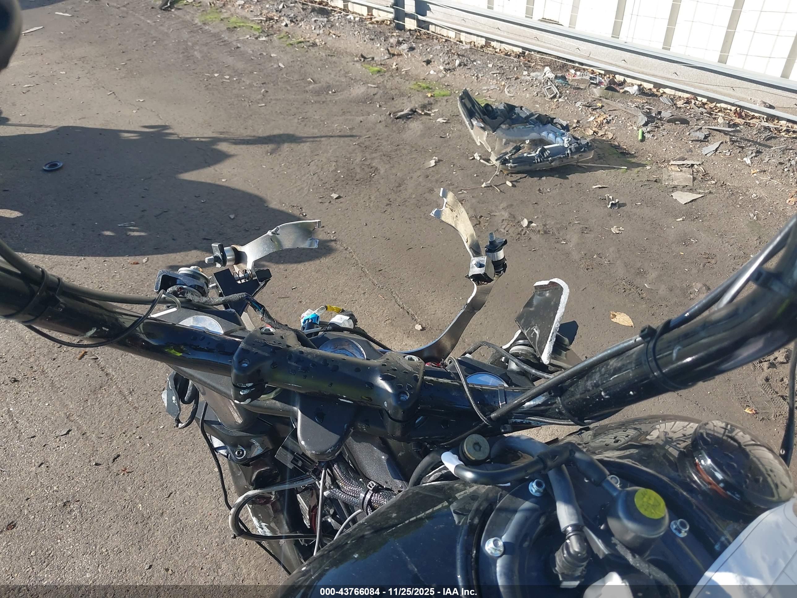 INDIAN MOTORCYCLE image 7