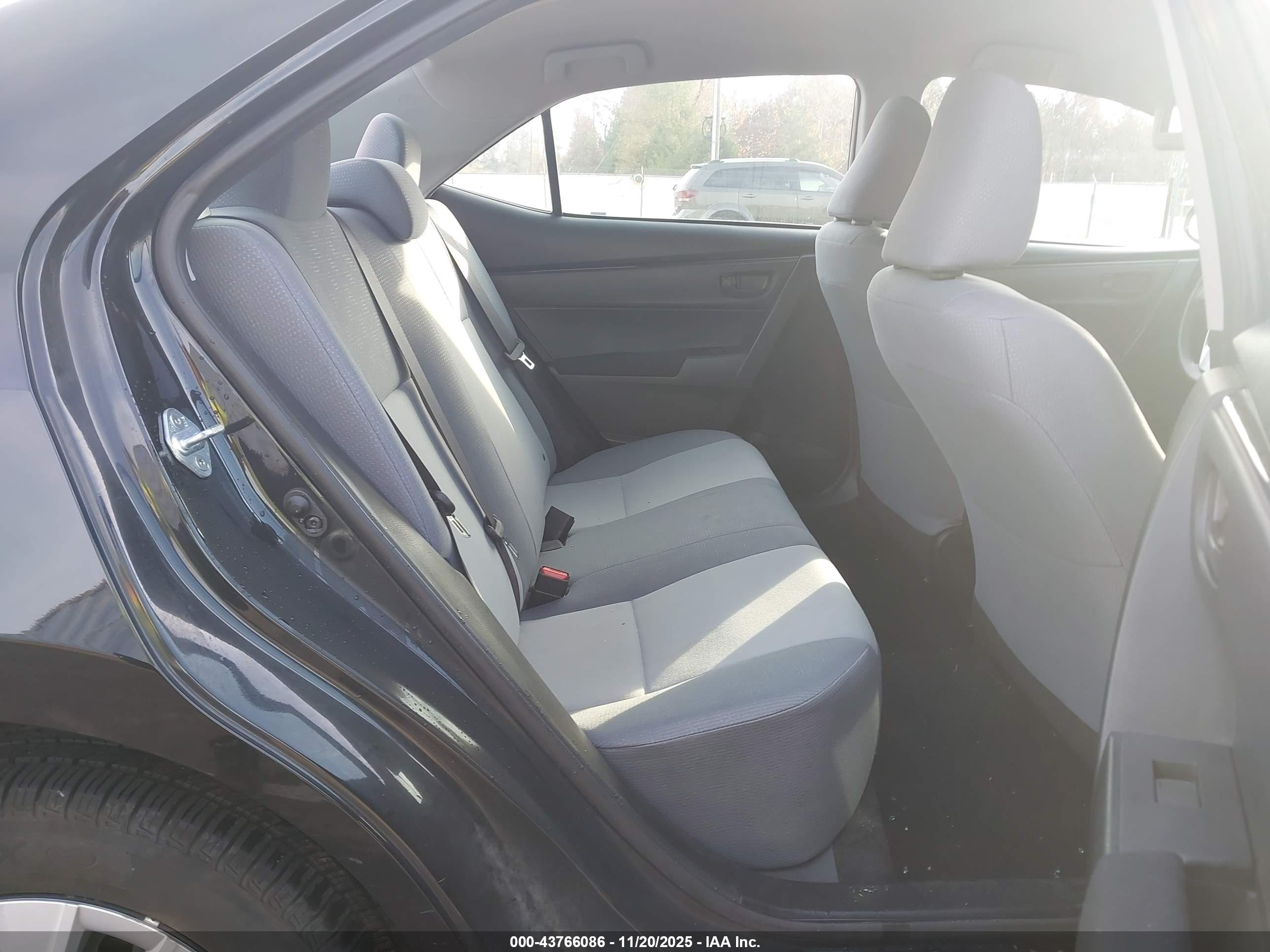 TOYOTA COROLLA image 8