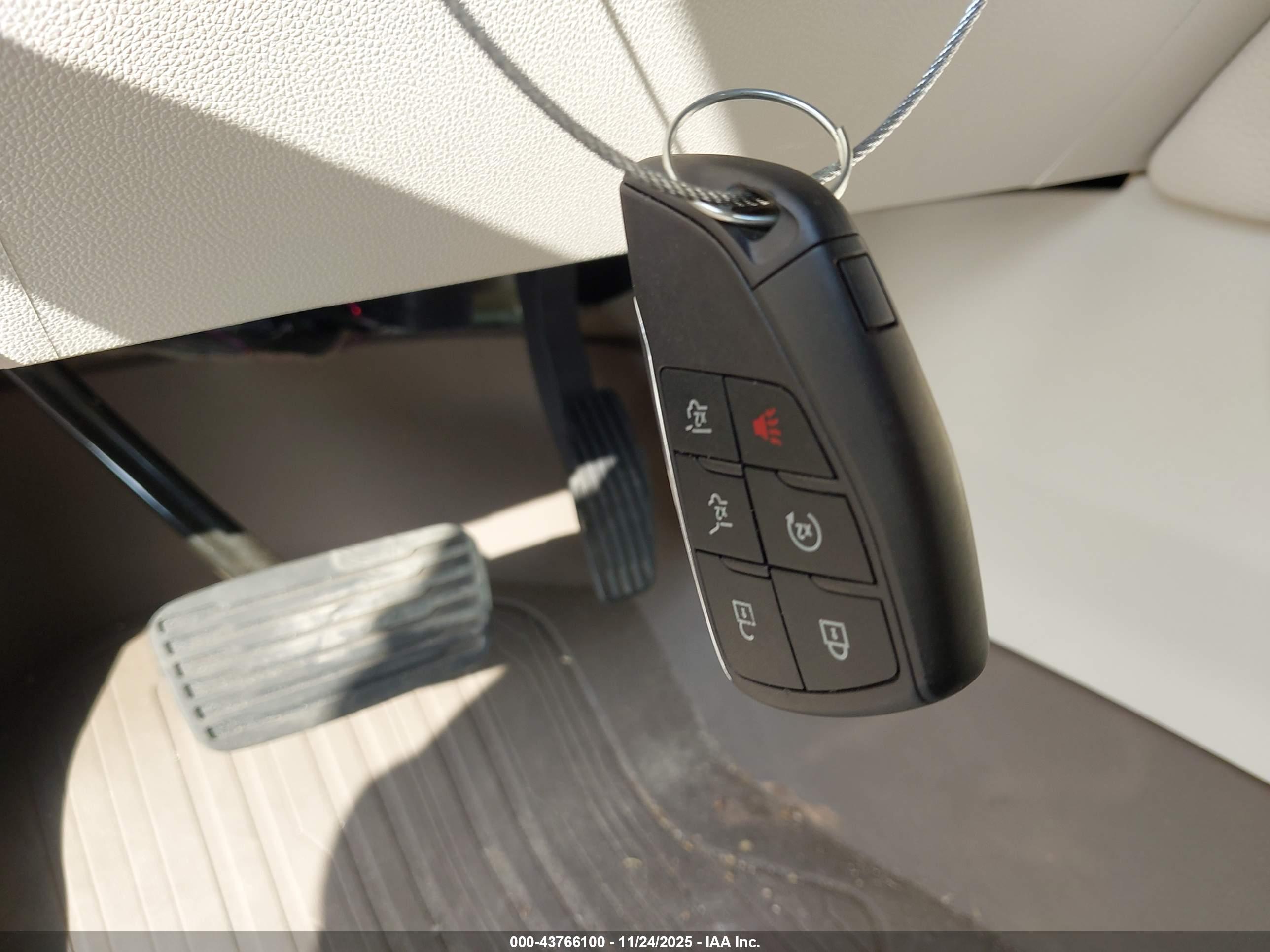 GMC YUKON image 11