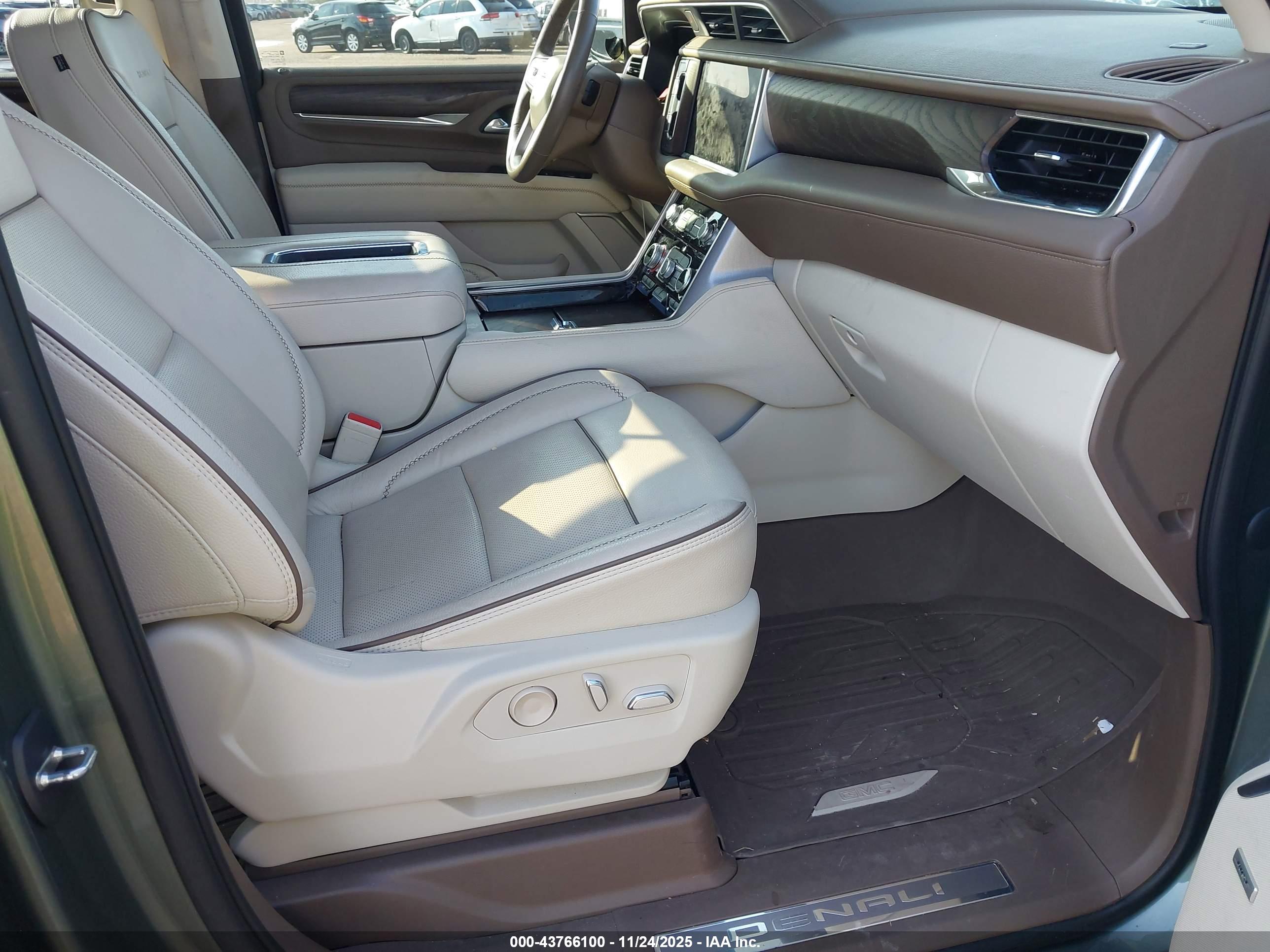 GMC YUKON image 5