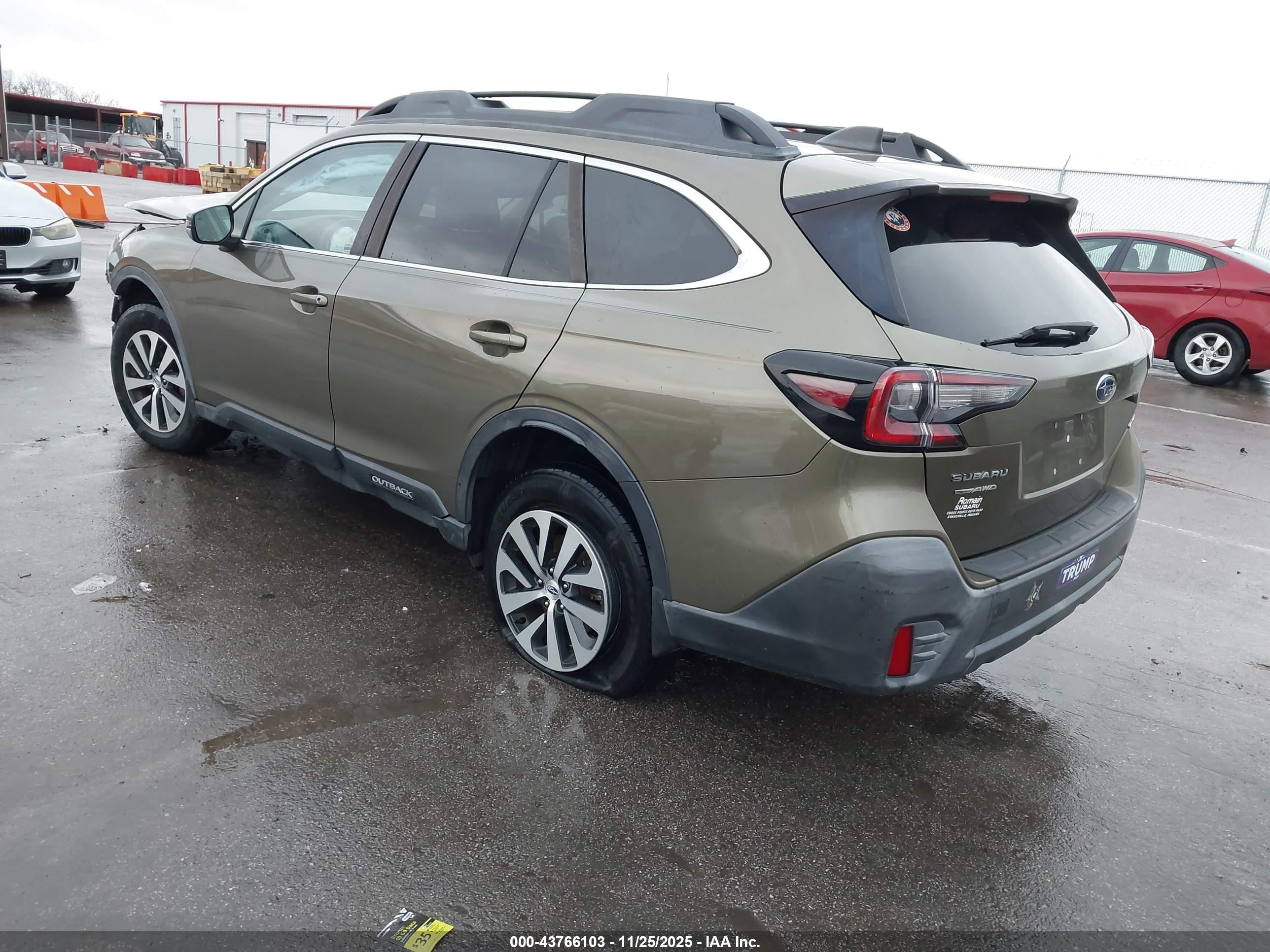 SUBARU OUTBACK image 3